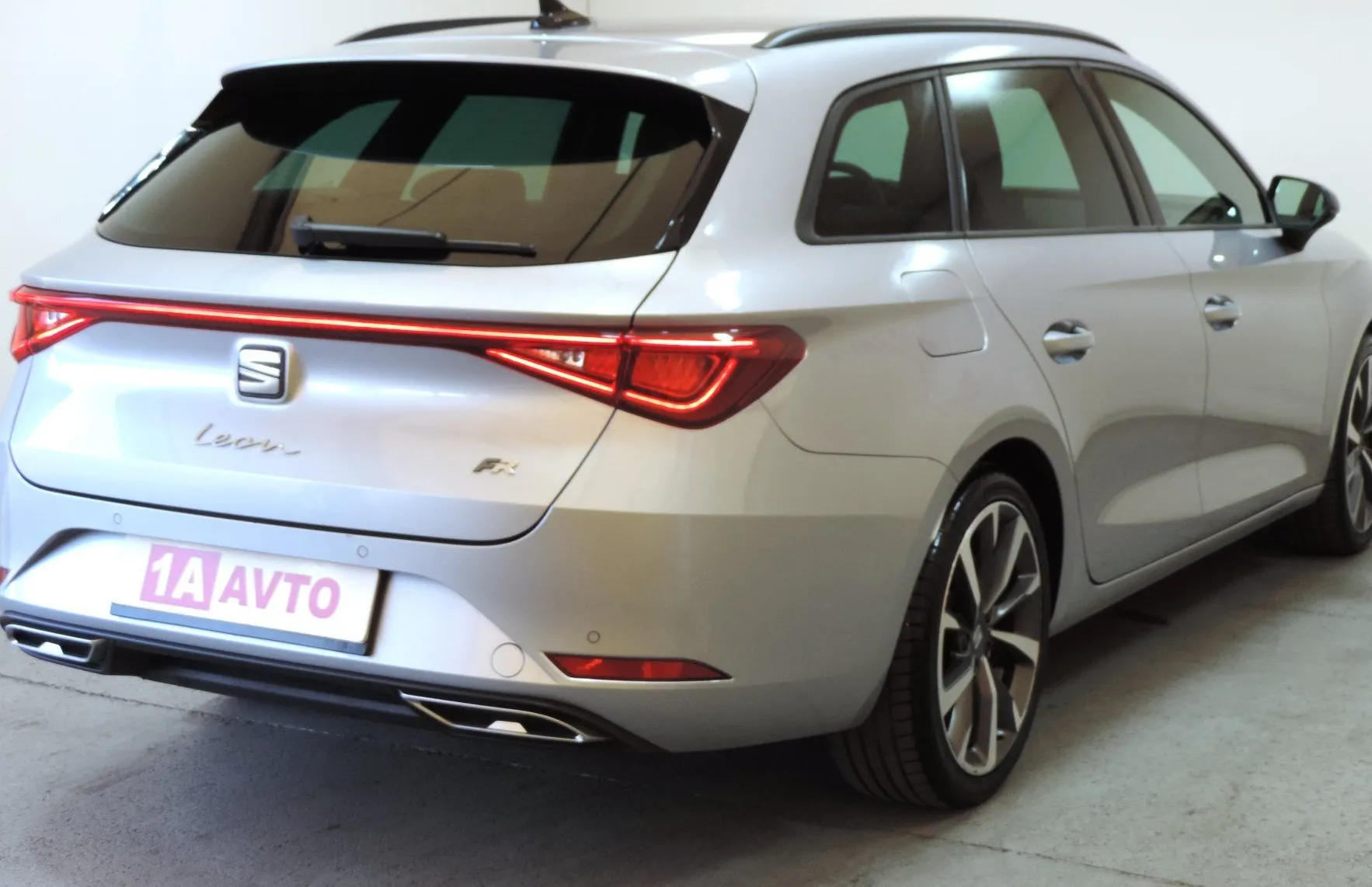 Zunanja slika - Seat Leon - ST 2.0 TDI FR DSG ACC-LED-MRTVI KOTI-MEMORY - 5