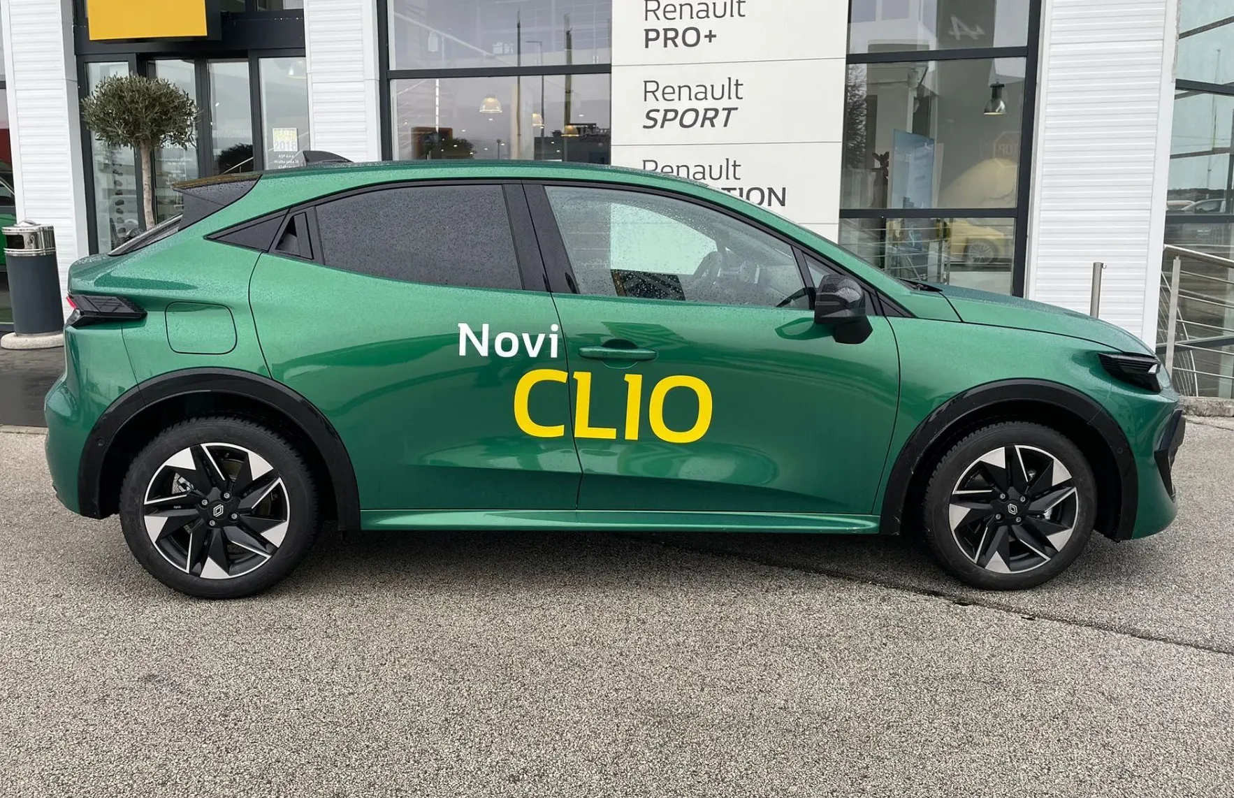 Zunanja slika - Renault Clio - techno TCE 115 - Paket Zima - 4