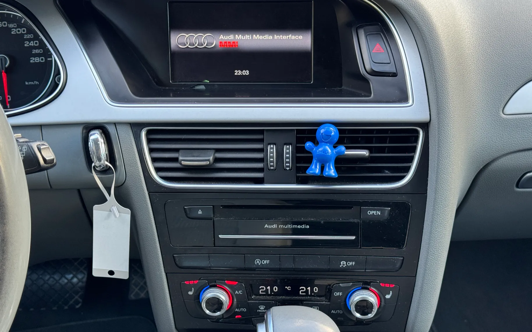 Notranja slika - Audi A4 - Avant 2,0 TDI Multitronic - 9