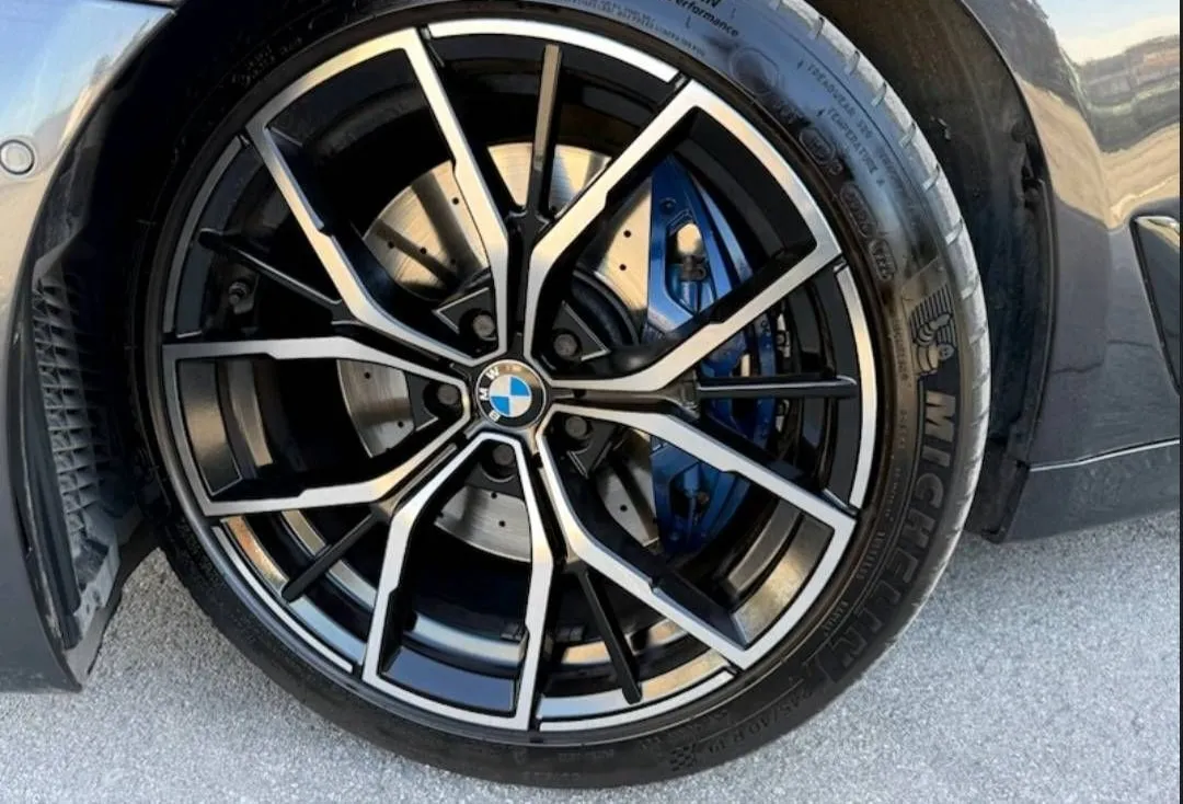 Notranja slika - BMW serija 5: - M550i xDrive Avt. - 11