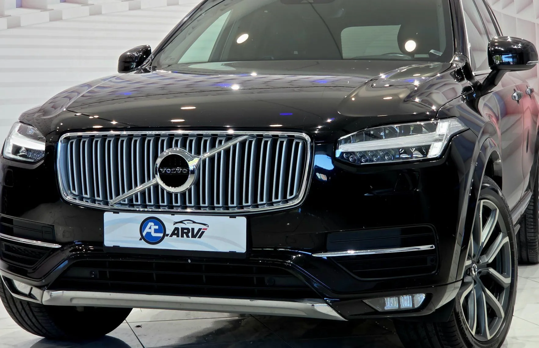 Zunanja slika - Volvo XC90 - D5 AWD Inscription -AVTOPILOT-KEYLESS-KAM360-KLJUK - 3