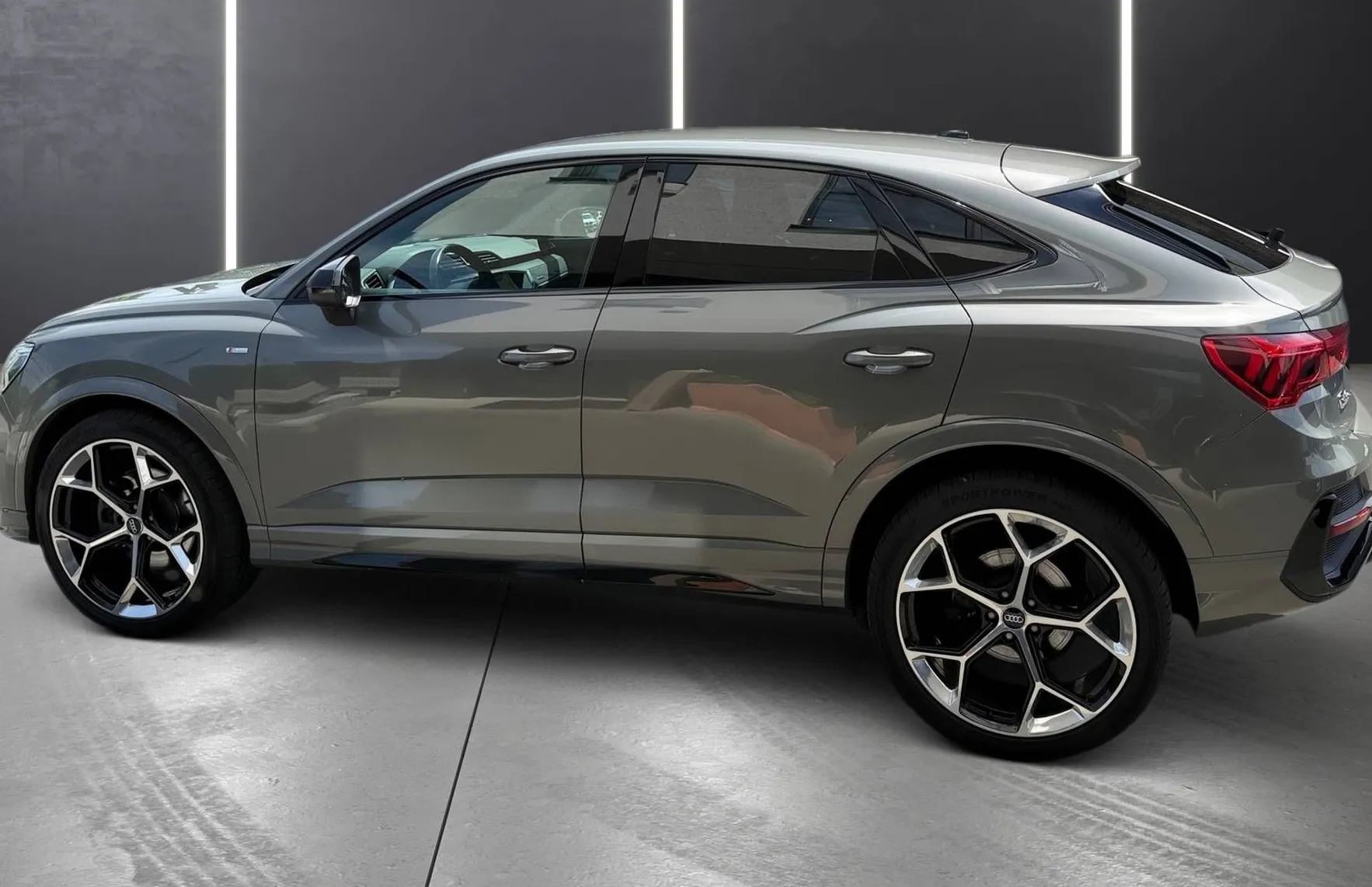 Zunanja slika - Audi Q3 - Sportback 40 TDI quattro S tronic  S Line 20 COL USNJE RAD - 3