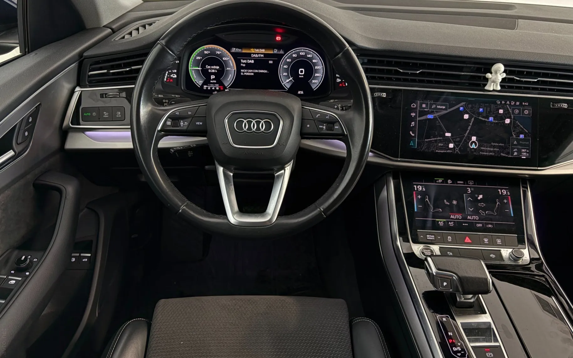 Notranja slika - Audi Q8 - 55 TFSI e |Quattro|Led|Zračno|Kamera|AmbientL|PDC. - 8