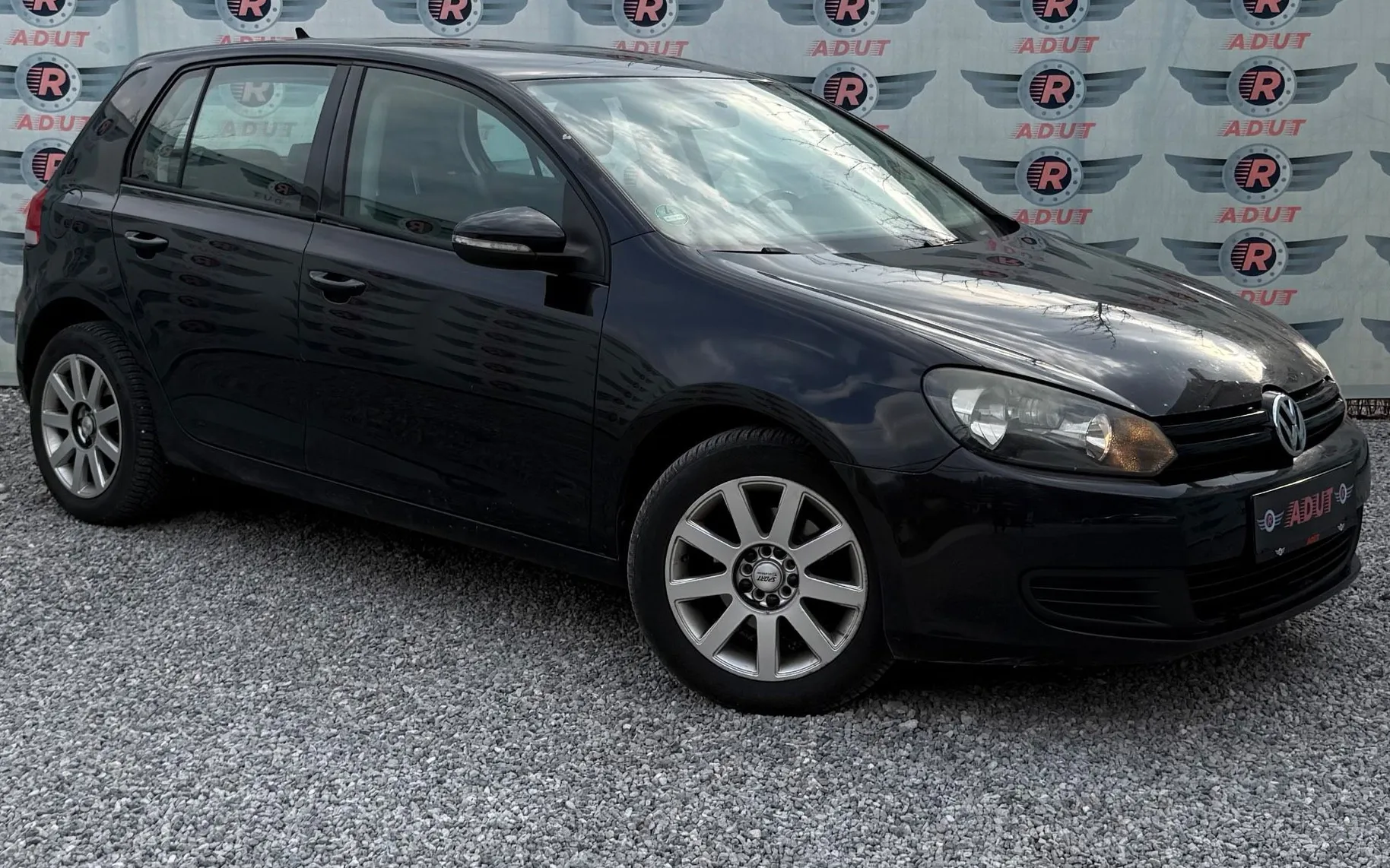 Zunanja slika - Volkswagen Golf - 2.0 TDI Comfortline|PARK.SENZ|VELIKI SERVIS - 1