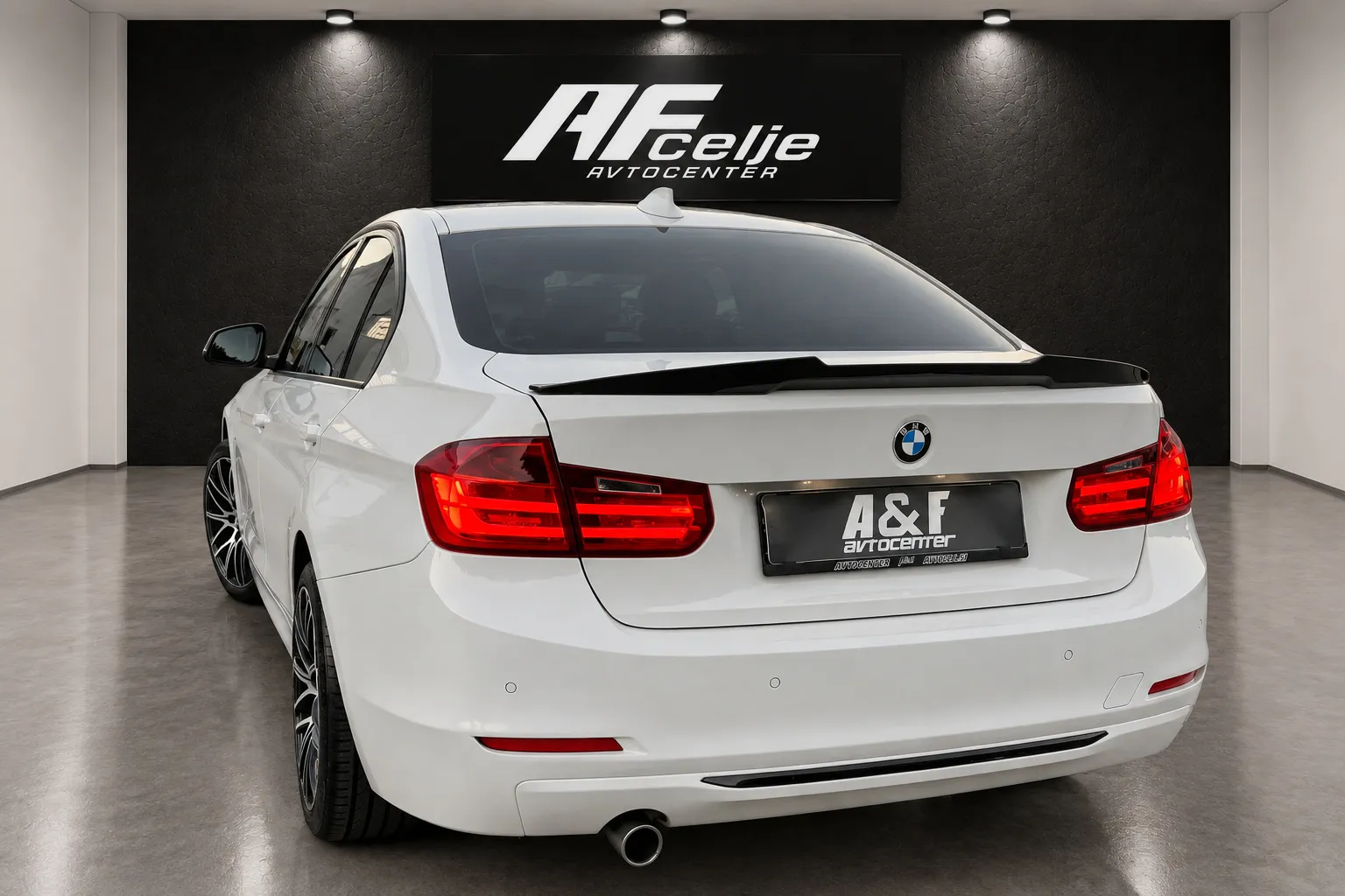 Notranja slika - BMW serija 3: - 316d-SPORT-BI XENON-NAVI-LIZING ZA TUJCE- - 7
