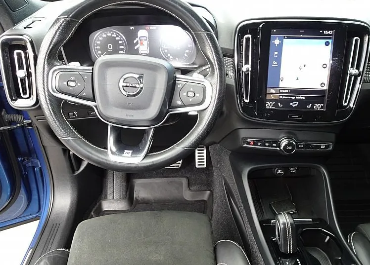 Zunanja slika - Volvo XC40 - D3 A AWD R-Design ODLIČNO OHRANJEN - 9