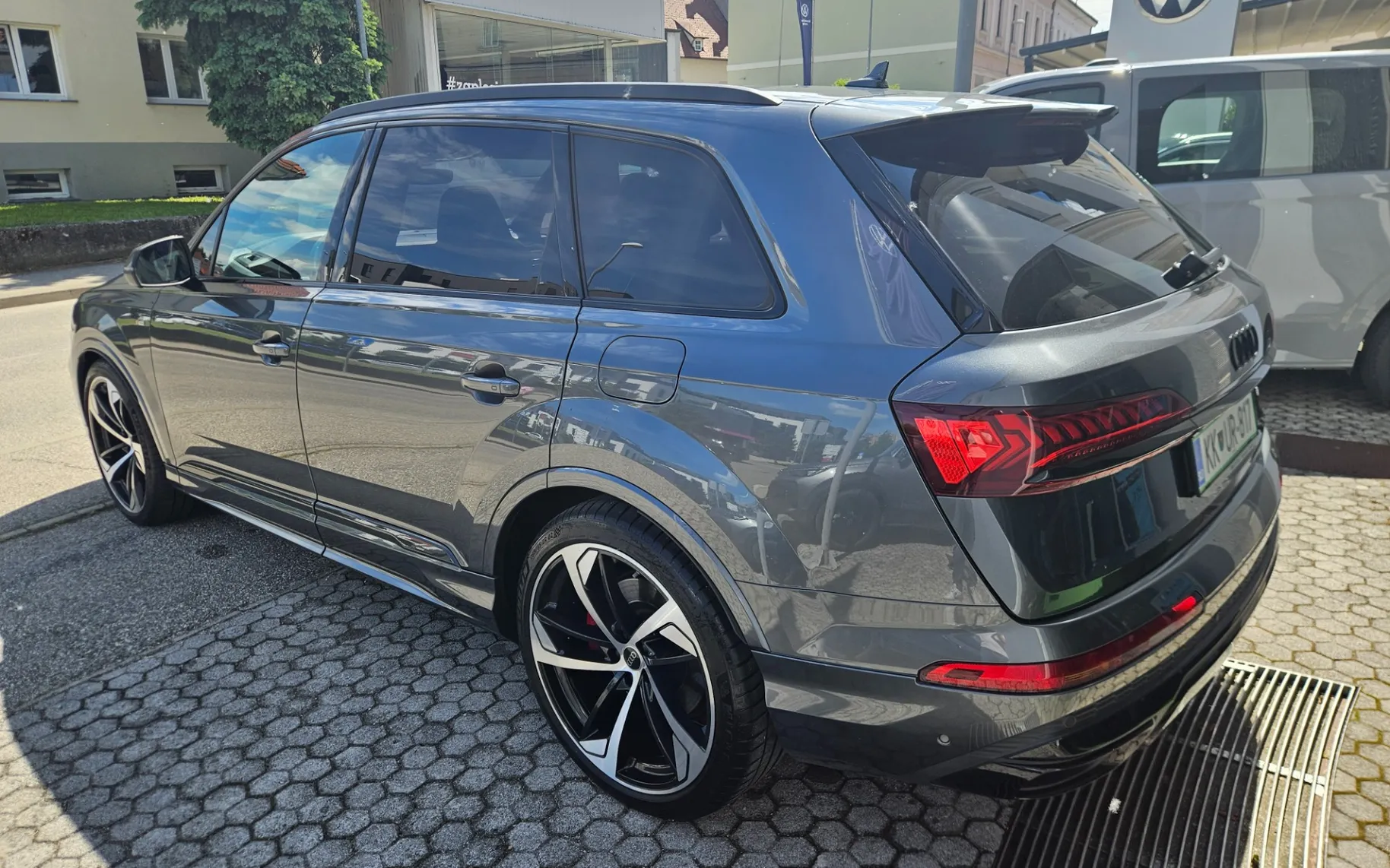 Zunanja slika - Audi Q7 - quattro 60 TFSIe S line - 4