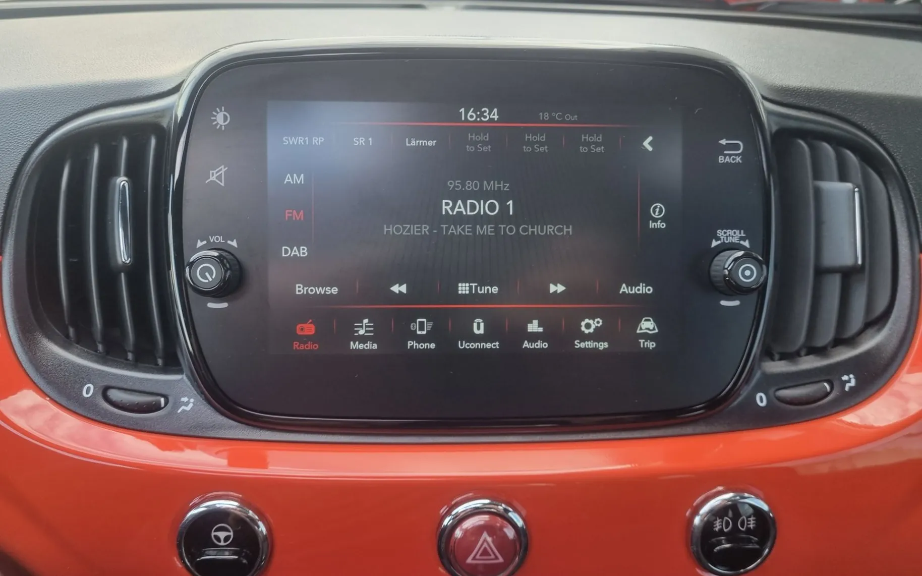 Zunanja slika - Fiat 500C - 500 1.0 MHEV Dolcevita  - SAMO 4.992km - CABRIO - 15