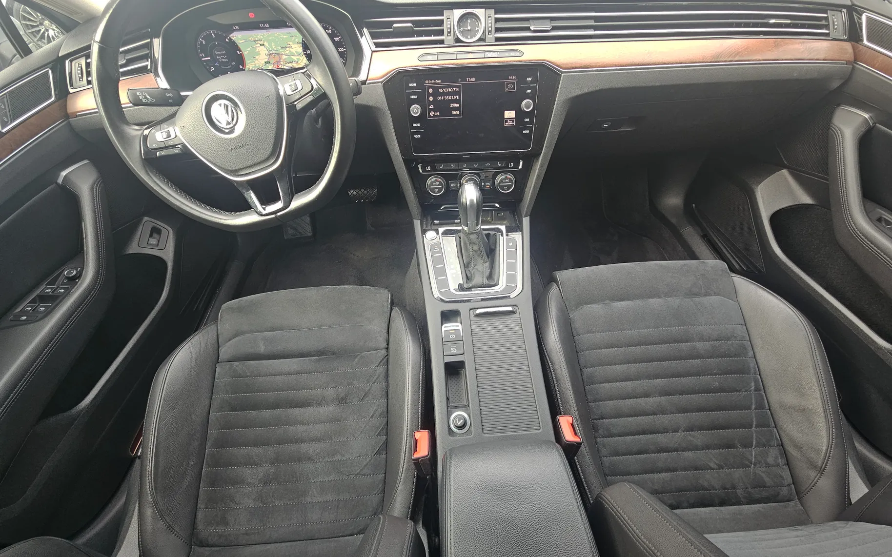Notranja slika - Volkswagen Passat - Variant 2,0 TDI BMT Highline DSG - 8