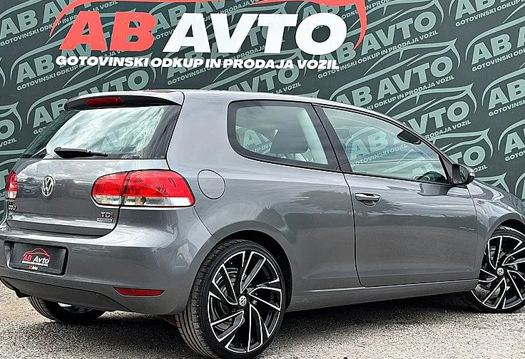 Zunanja slika - VW Golf - Comfortline 1.6 TDI+ALU+LCD NAVI+BREZ POLOGA+TOP - 5