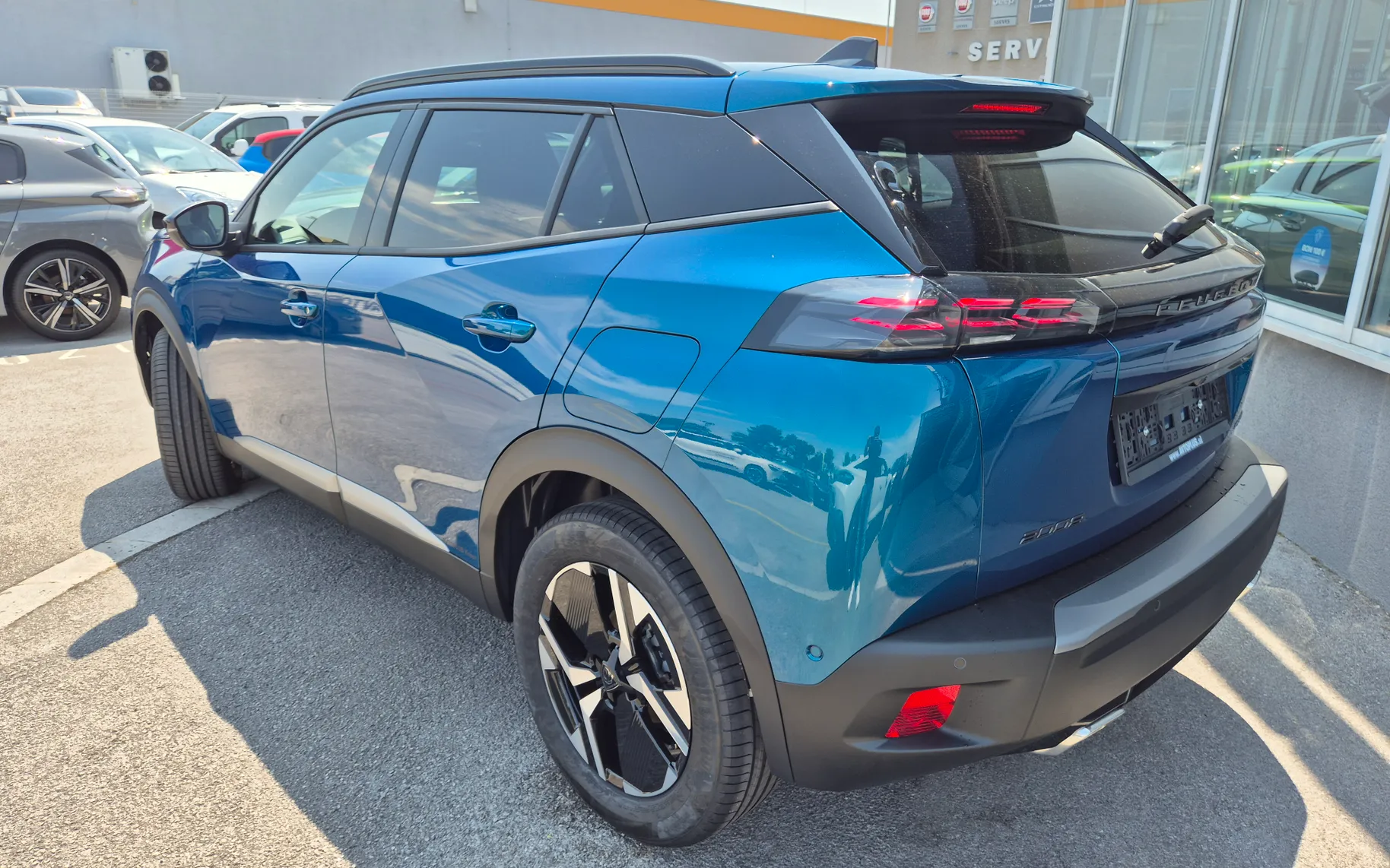 Zunanja slika - Peugeot 2008 - Allure HIBRID 145 - 12