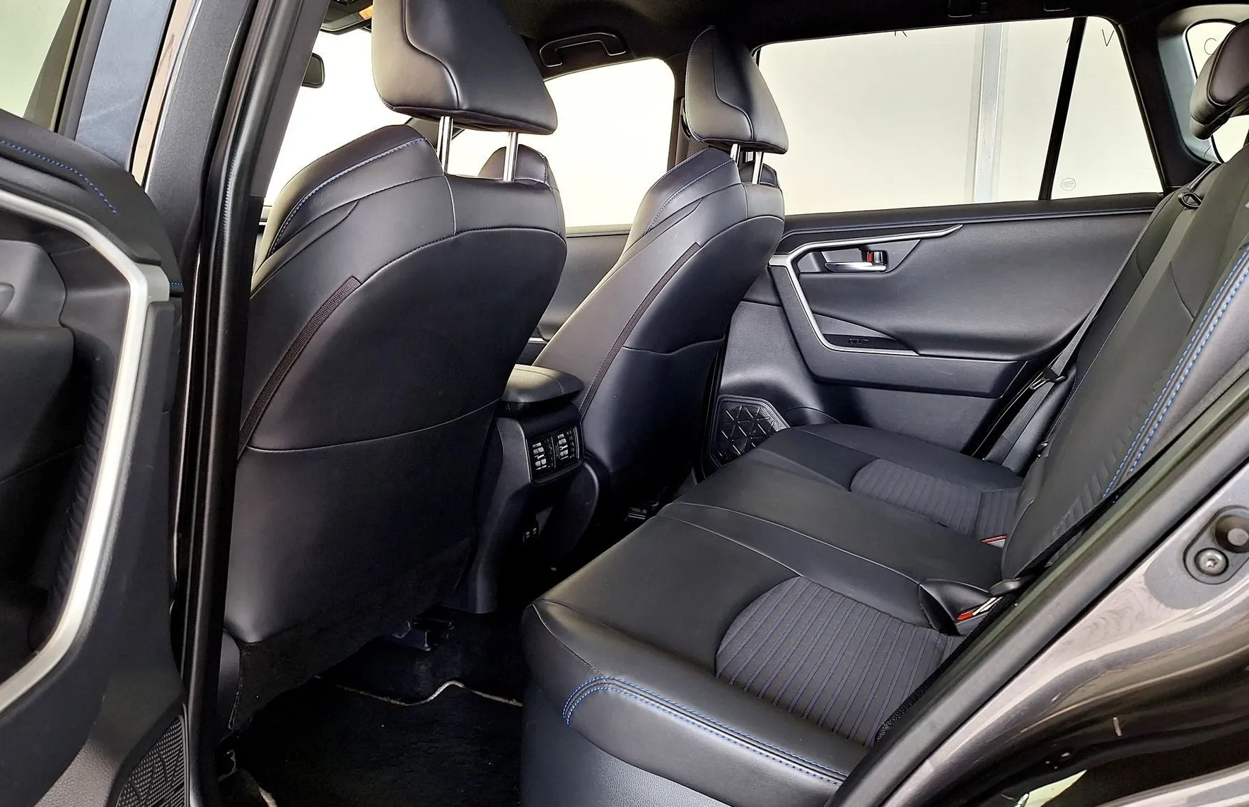 Zunanja slika - Toyota RAV4 - Hybrid AWD 2.5 Style Avt.•NAVI•KAMERA•PDC•ALU18C - 13