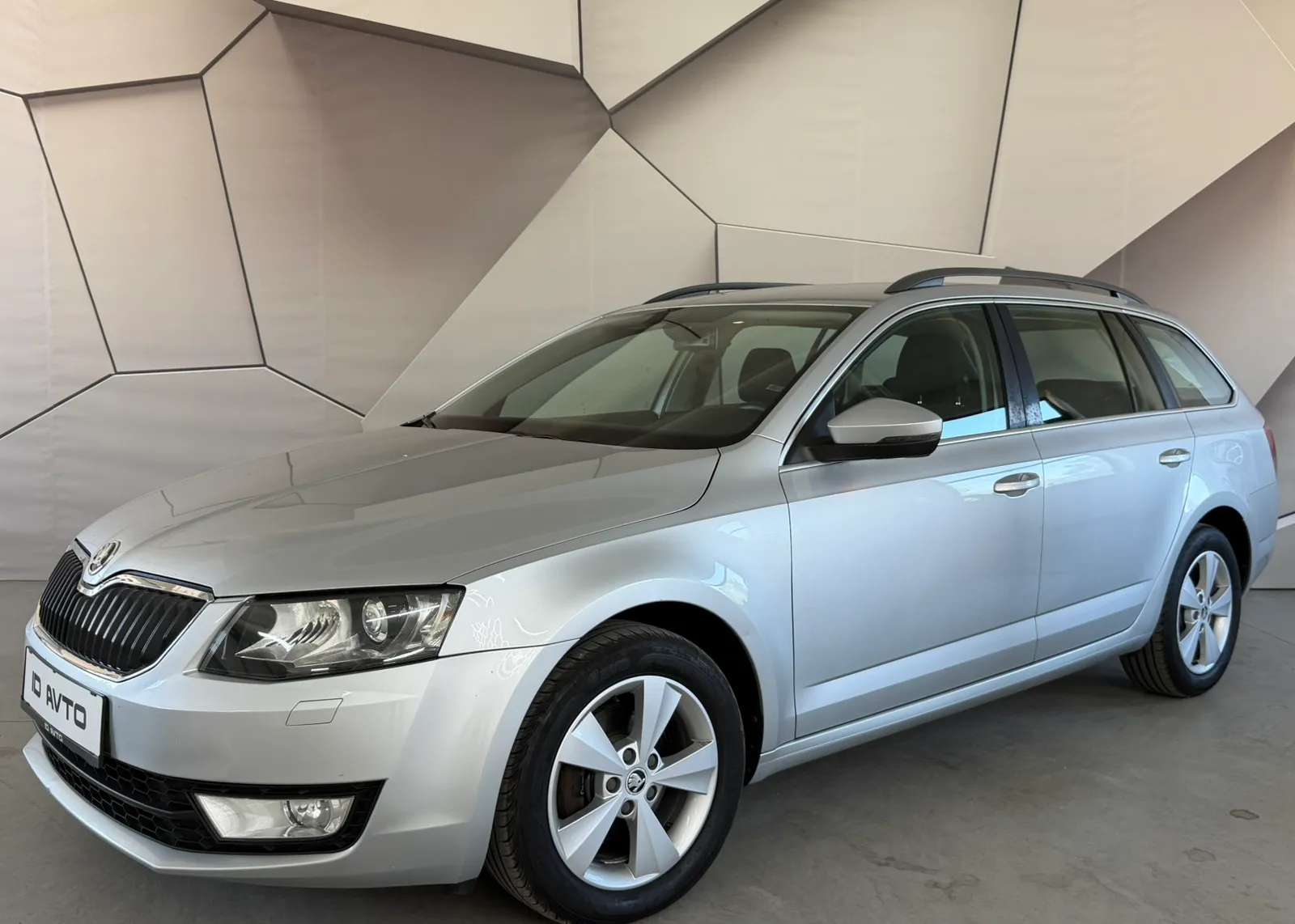 Zunanja slika - Škoda Octavia - Combi 2,0 TDI L&K - 2