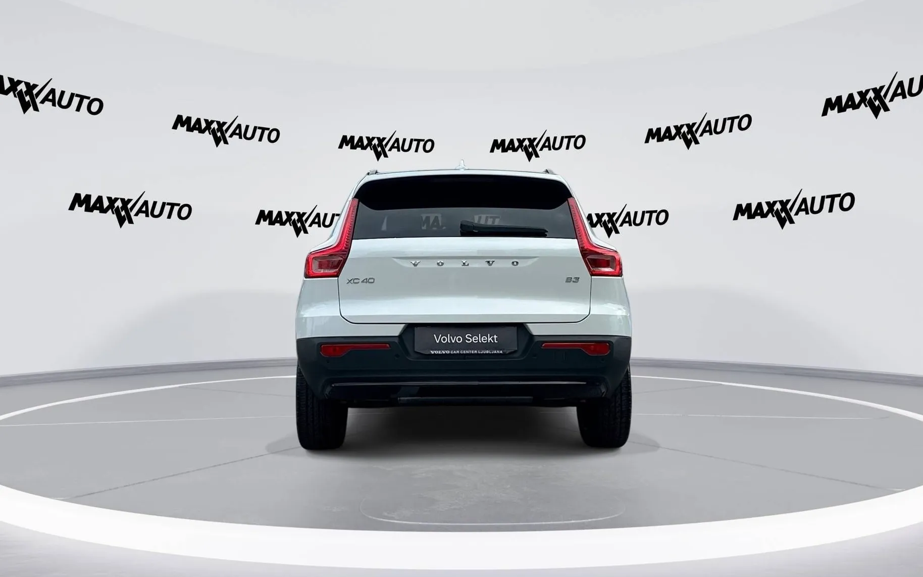 Zunanja slika - Volvo XC40 - B3 P Plus Dark Avt. - 6