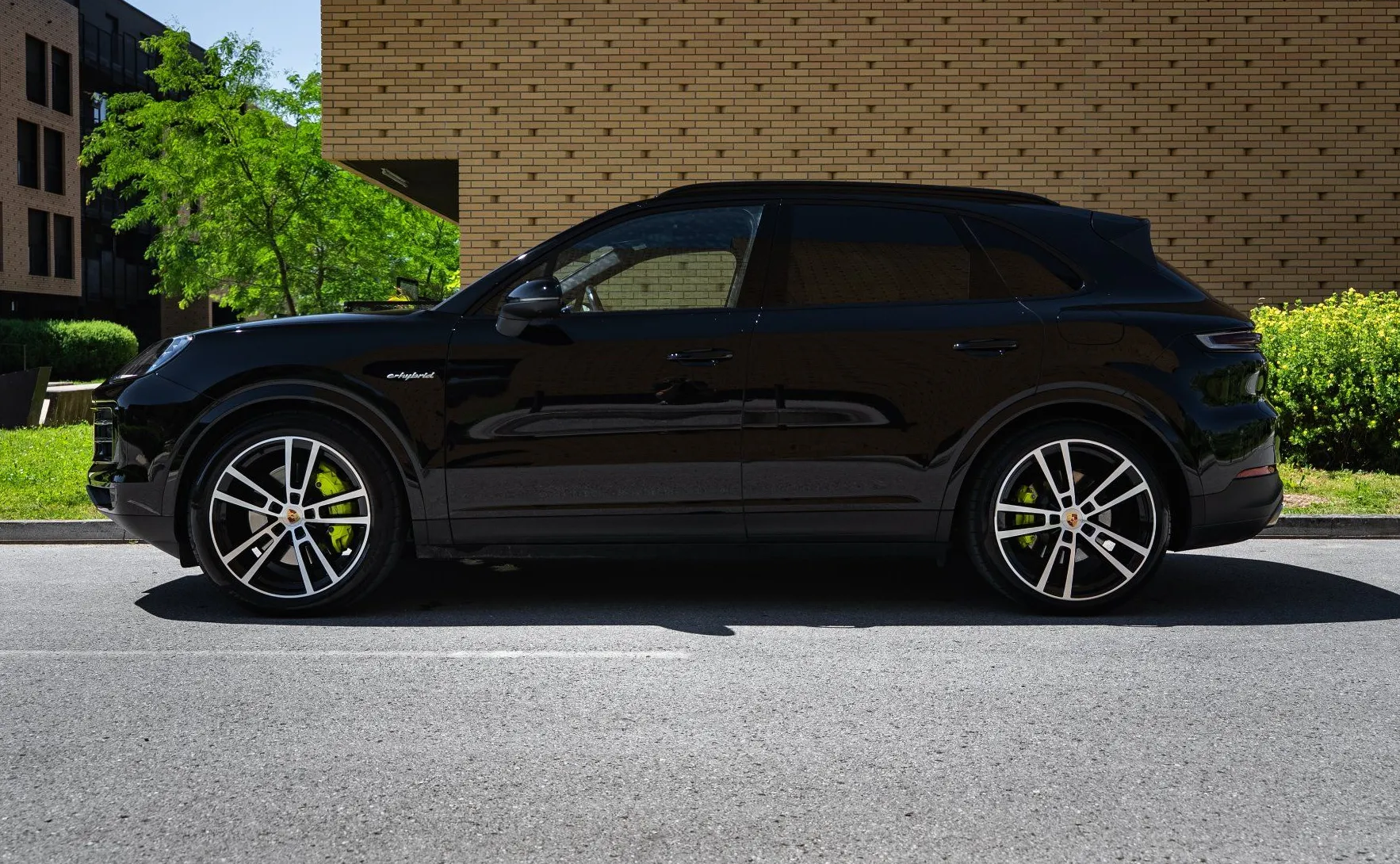 Zunanja slika - Porsche Cayenne - E-Hybrid - LED - Pano - 22 COL - Zračno vzmetenje - 5