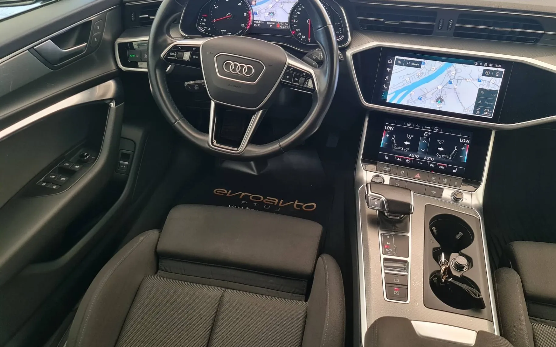 Notranja slika - Audi A6 Avant - 40 TDI quattro S tronic•Radarski tempomat•Webasto - 10