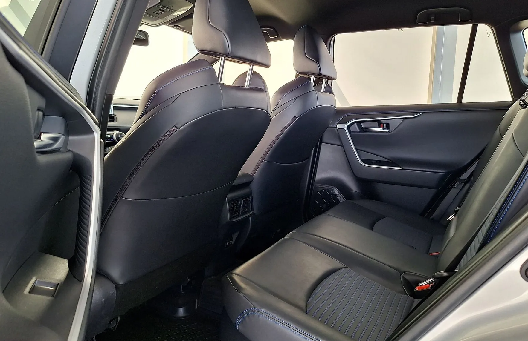 Zunanja slika - Toyota RAV4 - Hybrid AWD 2.5 Style •SLO•NAVI•KAMERA•PDC•... - 12