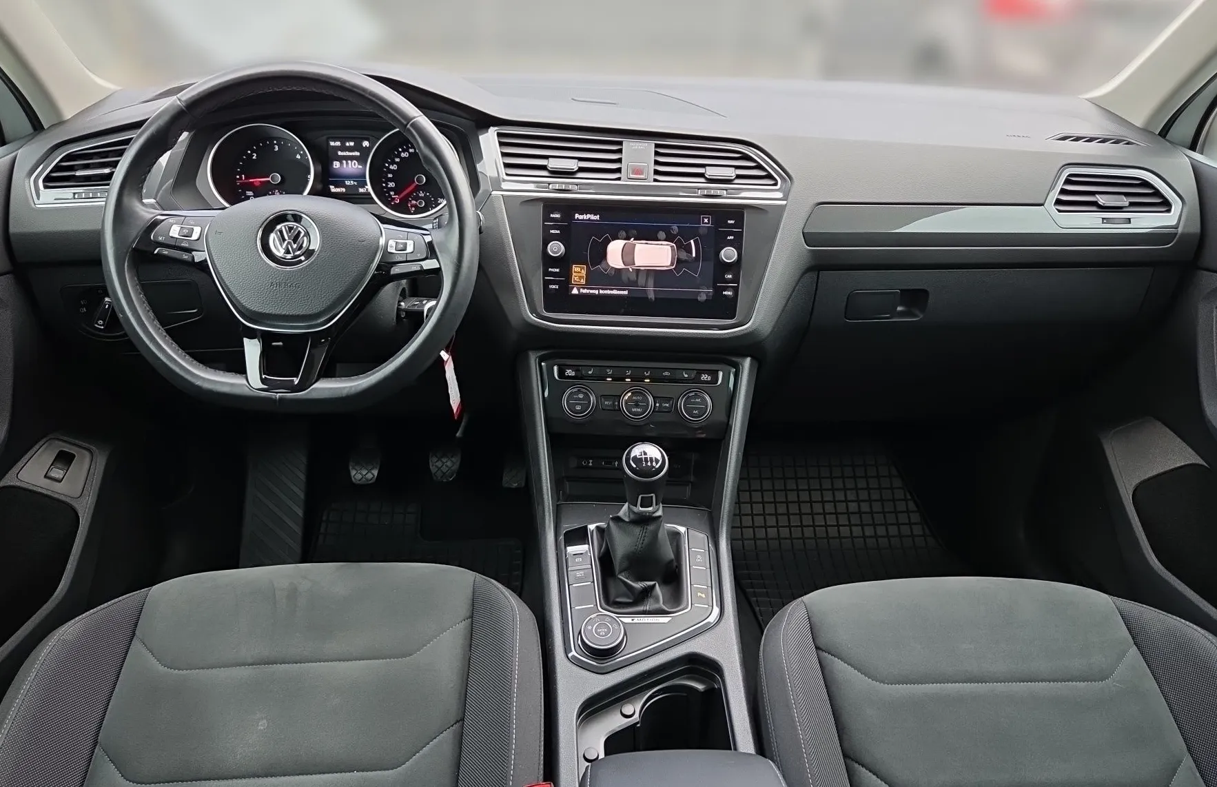Zunanja slika - VW Tiguan - 2.0 TDI SCR 4MOTION BMT R-Line .rezerviran - 10