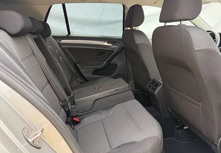 Zunanja slika - VW Golf - 1.0 TSI - LED - VELIK EKRAN - ALU15 - GRETJE SED. - 10