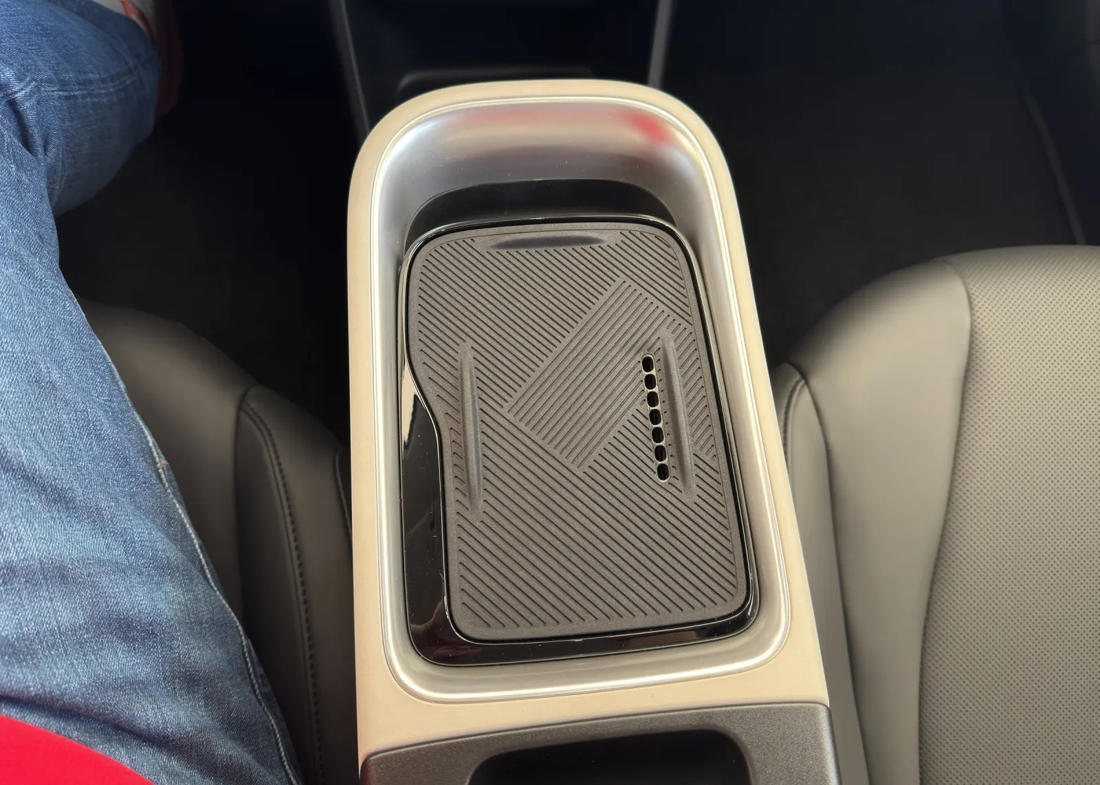 Zunanja slika - Dongfeng Box - 42.3 kWh+360KAMERA+TEMPOMAT+RADAR+7200€ SUBVENCIJE - 7