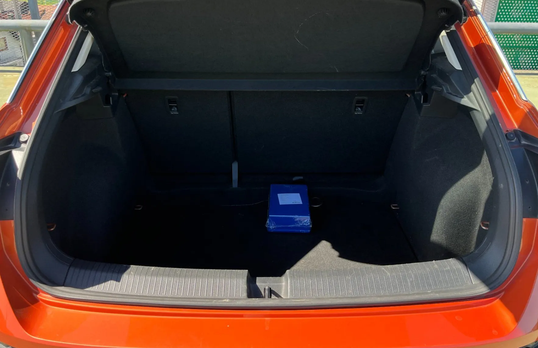 Zunanja slika - Volkswagen T-Roc - 1.6 TDI BMT 2X PDC. NAVI. SAMO 88.645 KM. - 8
