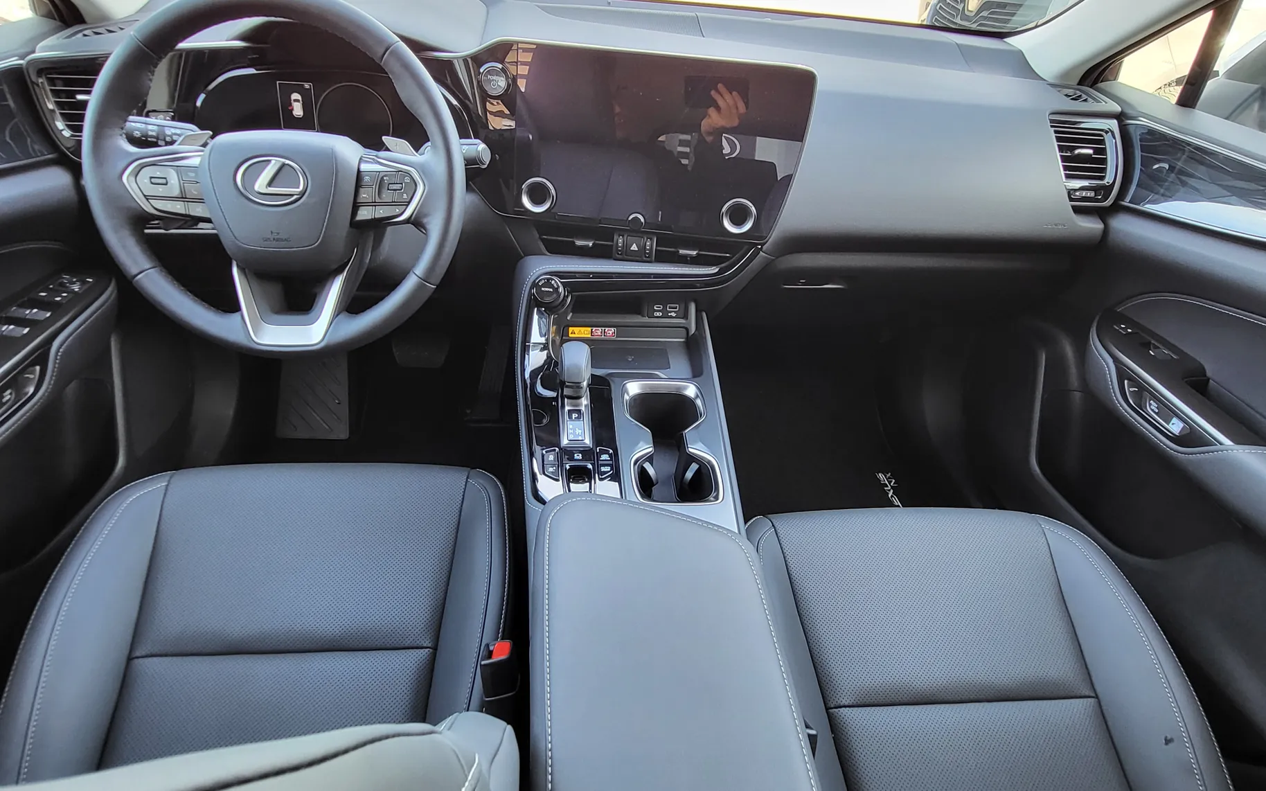 Zunanja slika - Lexus NX - 2.5 VVT-i PHEV Executive 4WD - 11