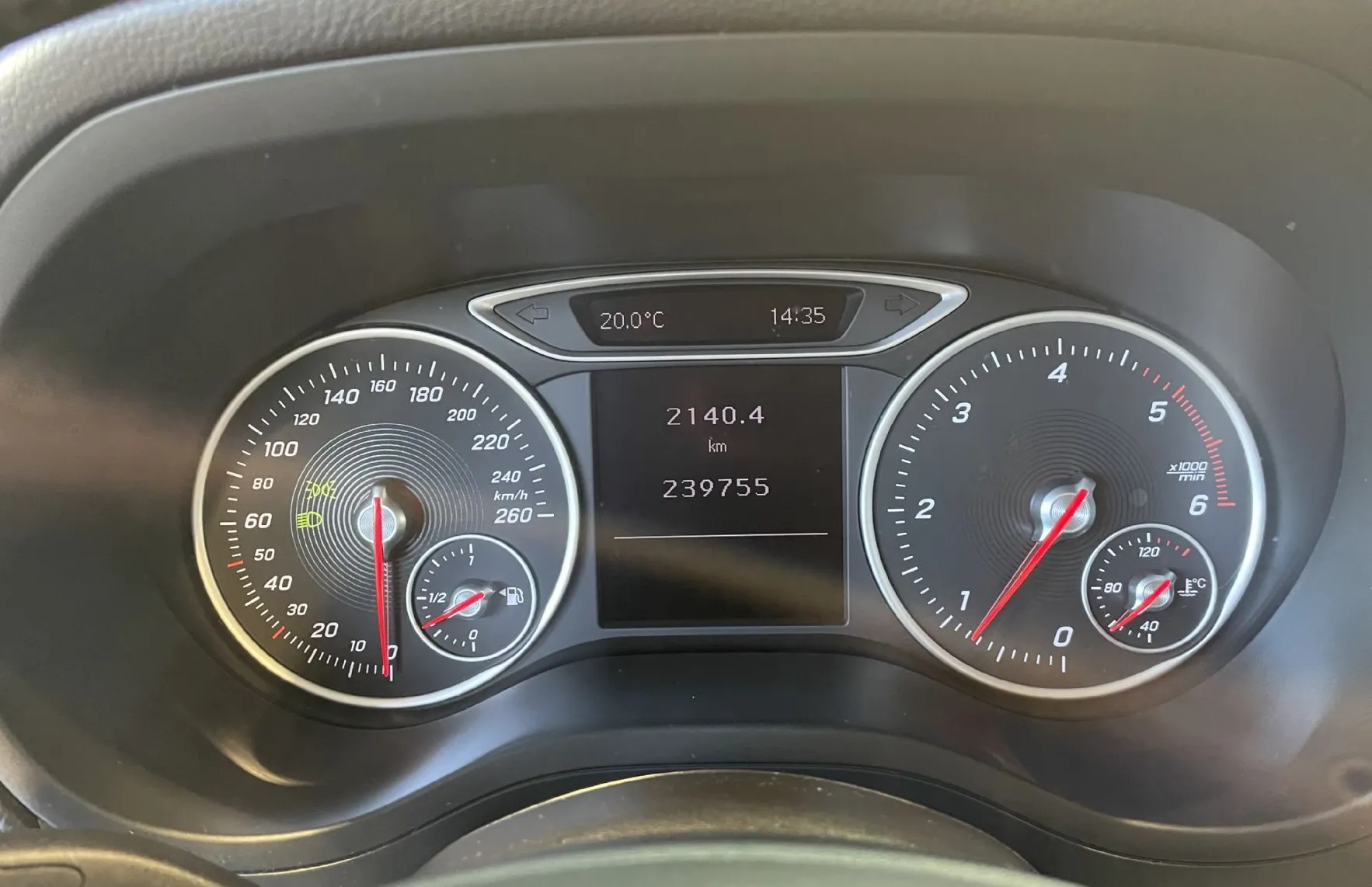 Zunanja slika - Mercedes-Benz B-Razred - B200CDI-NAVIGACIJA-TEMPOMAT-MULTIFUNKCIJA-KAMERA - 17