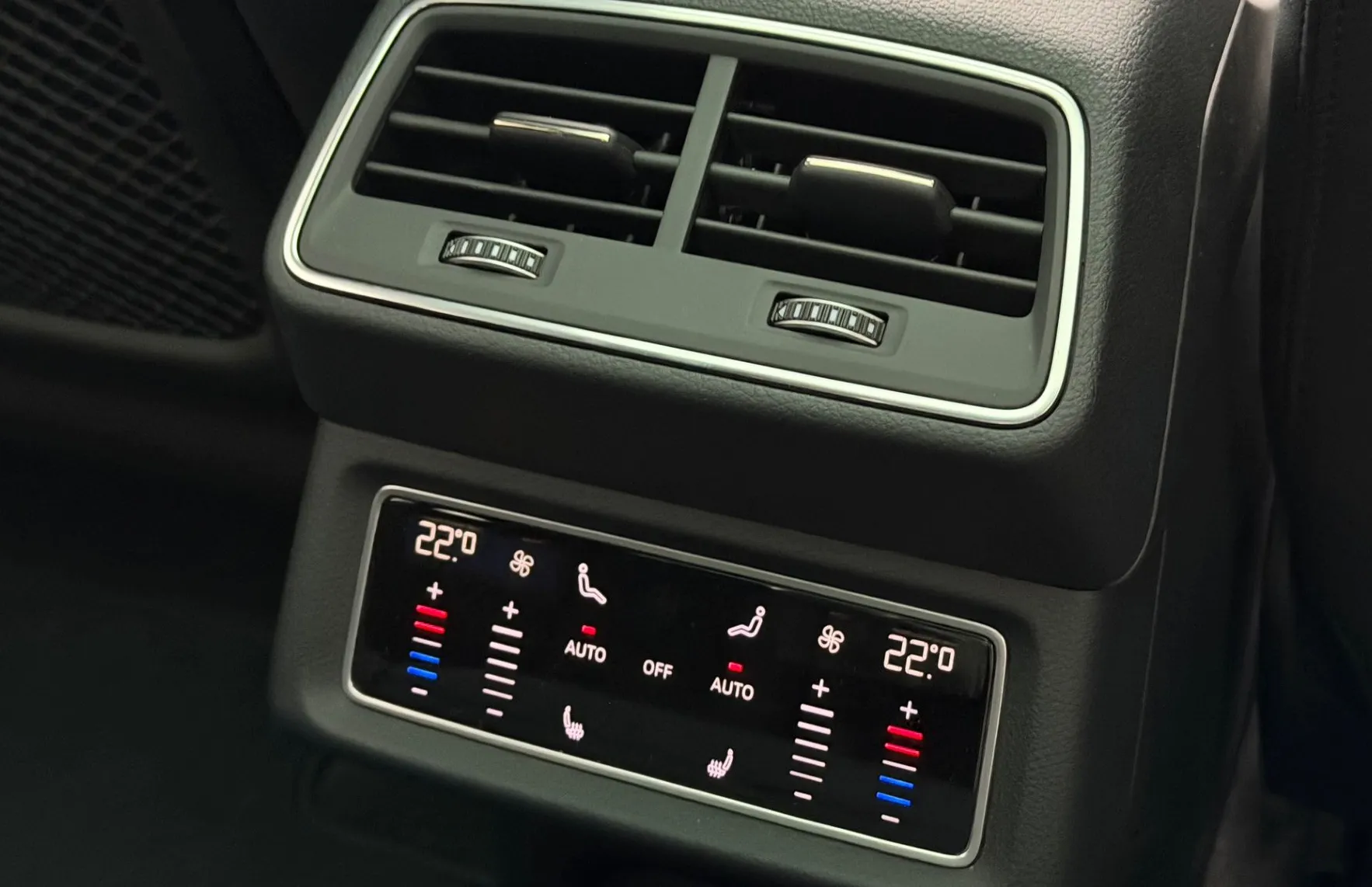 Zunanja slika - Audi Q8 e-tron Sportback - 55 quattro S-line MATRIX|KEYLESS|BO|SOFT CLOS - 17