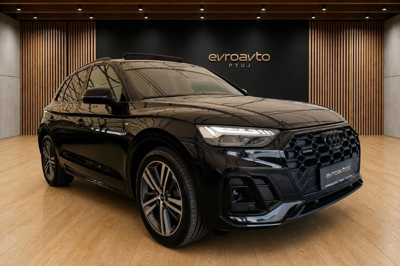 Notranja slika - Audi Q5 - quattro 40 TDI S line•Zračno•Matrix•Pano•Webasto - 7