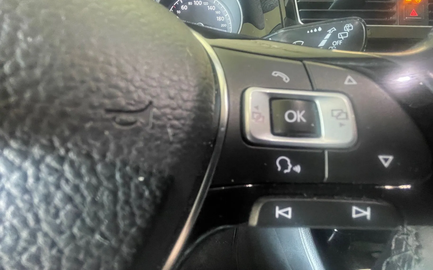 Zunanja slika - VW Golf - 2.0 TDI R-Line Edition 110 KW LED. KAMERA. ACC - 14