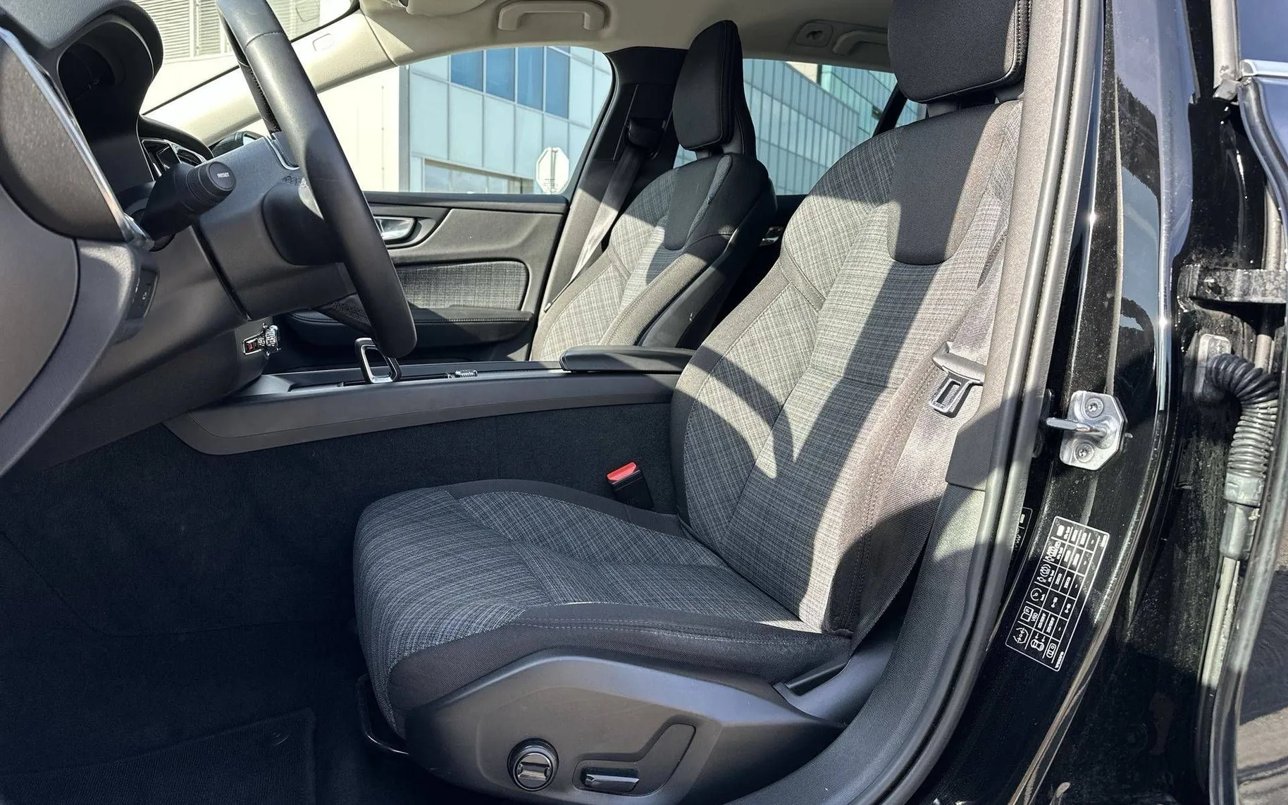 Notranja slika - Volvo V60 - B4D Momentum Avt. - 10