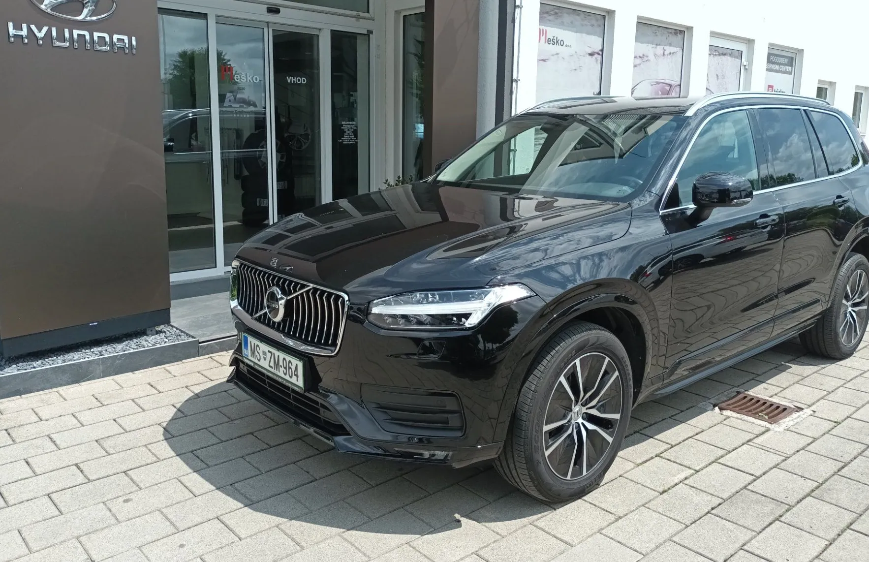 Zunanja slika - Volvo XC90 - B5D AWD Momentum Avt. - 1