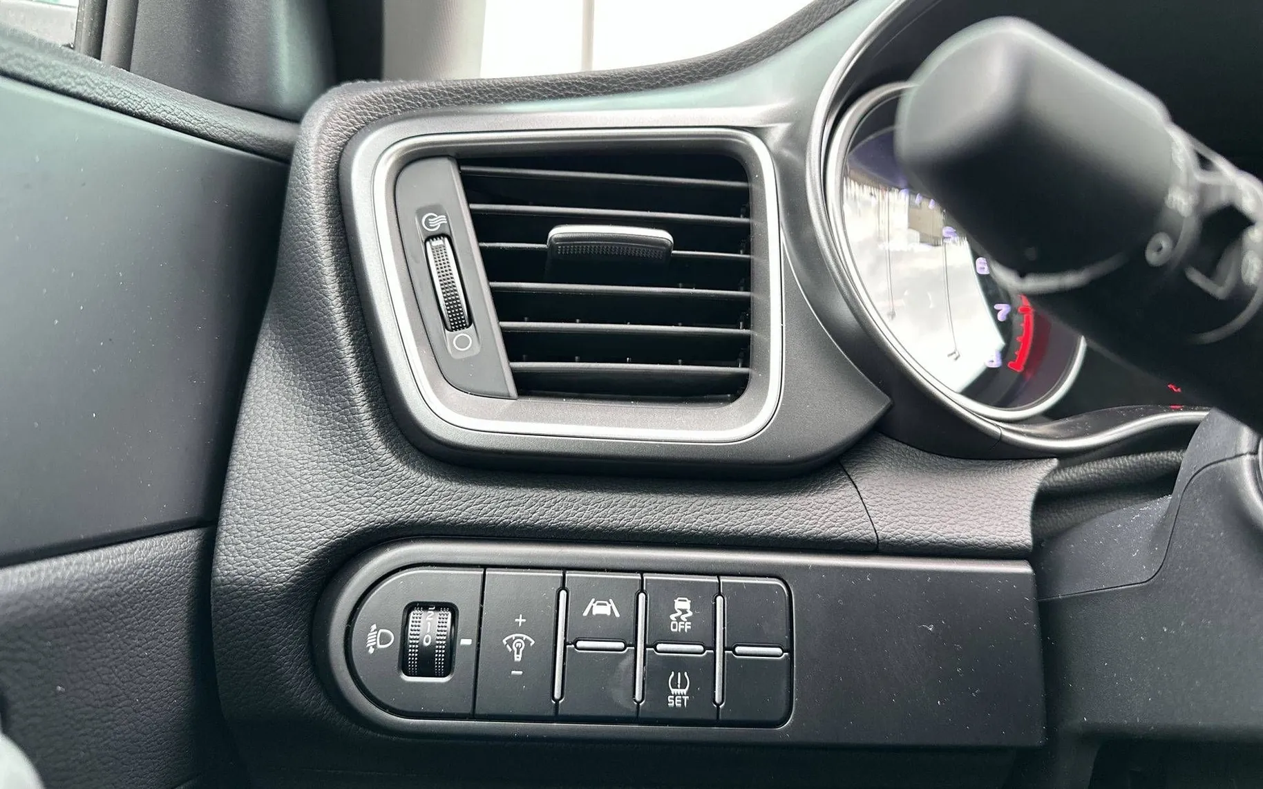 Notranja slika - KIA Ceed SW - 1.5 T-GDI LX Champion+ ISG DCT - 11