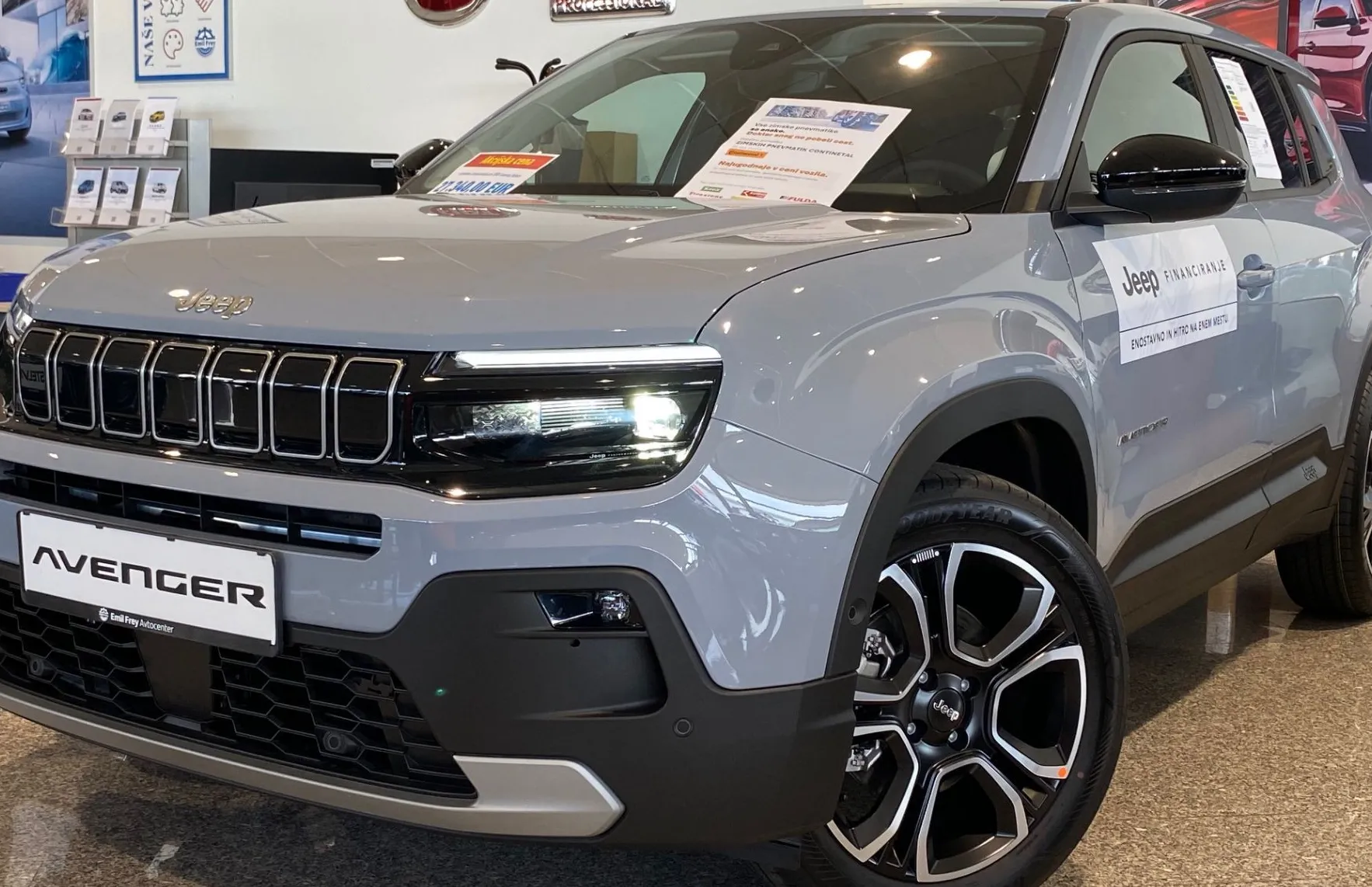 Zunanja slika - Jeep Avenger - Summit 1.2 E-DCT6 MHEV 100 - 1