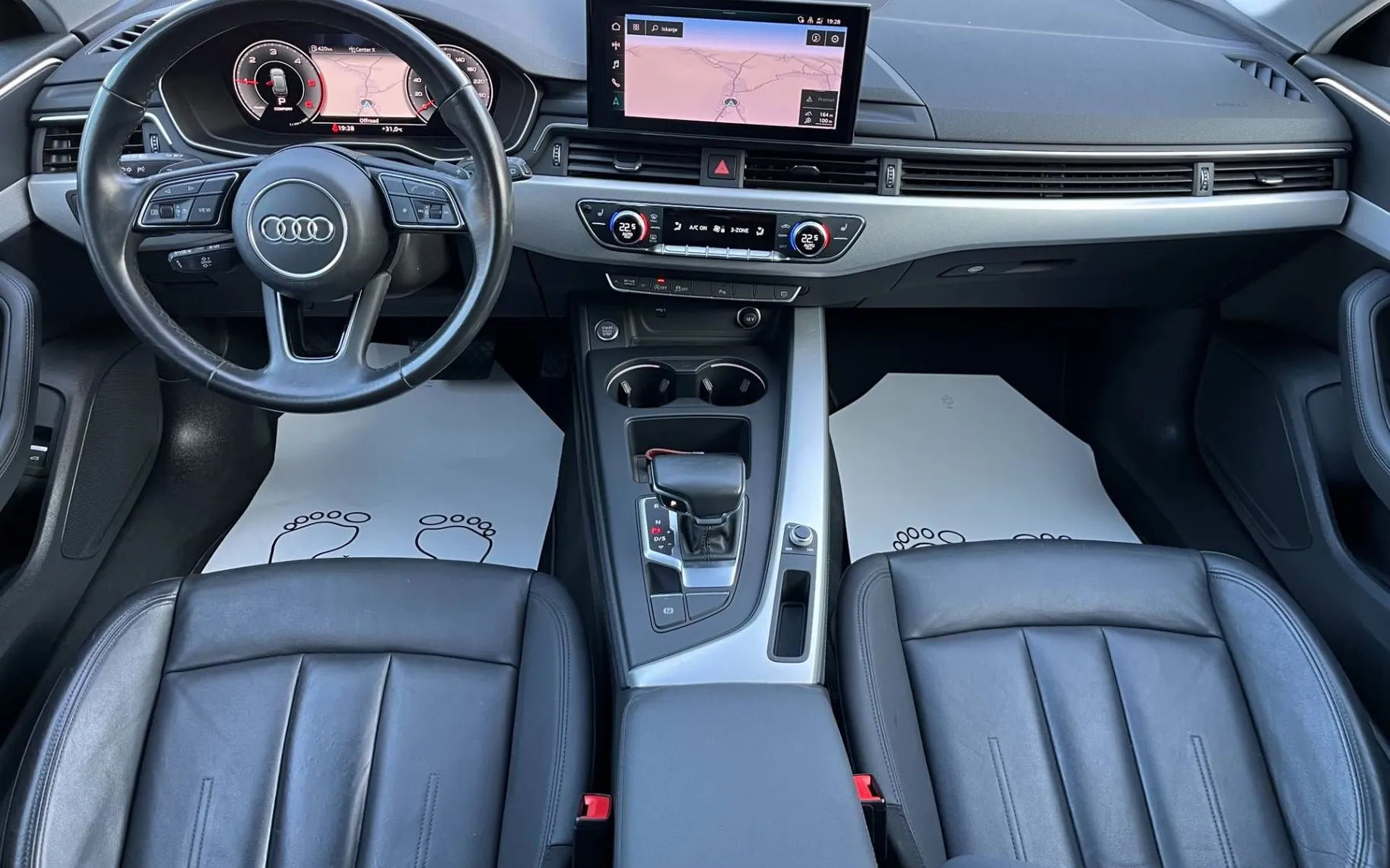 Notranja slika - Audi A4 Avant - 35 TDI S tronic-1 LASTNICA-VIRTUAL-MATRIX-KLJUKA - 7