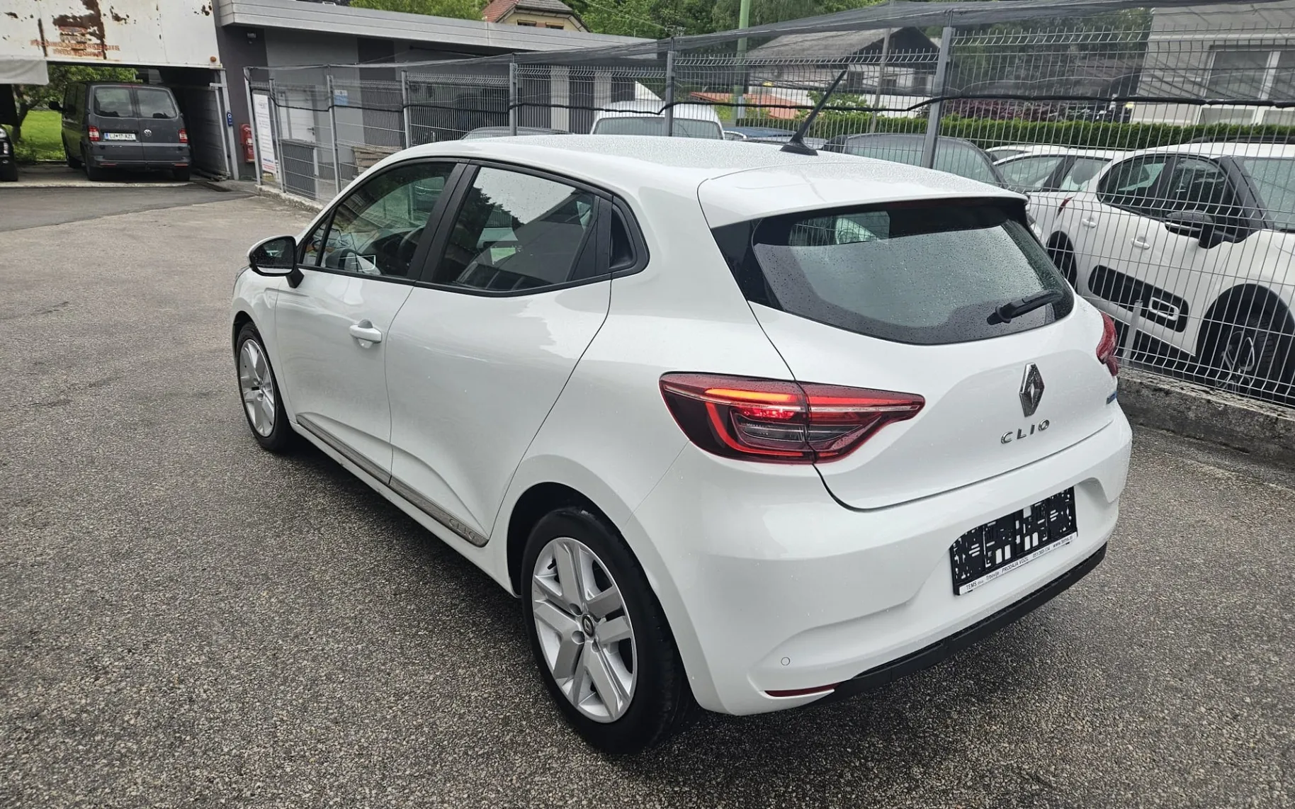 Zunanja slika - Renault Clio - 1.6 E-TECH HYBRID - Business - 4