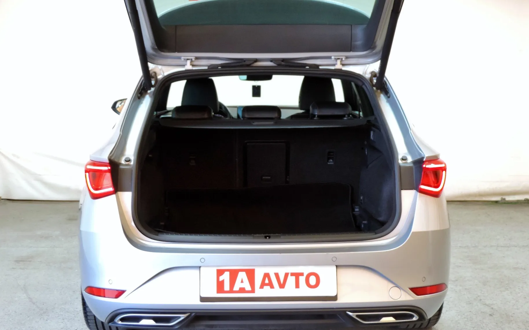 Zunanja slika - Seat Leon - ST 2.0 TDI FR DSG ACC-LED-MRTVI KOTI-MEMORY - 24