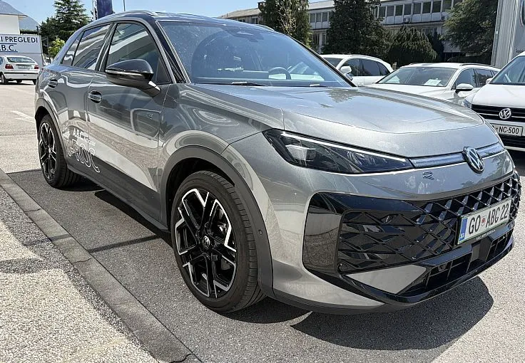 Zunanja slika - Volkswagen T-Roc - 1.5 eTSI R-Line DSG - 2