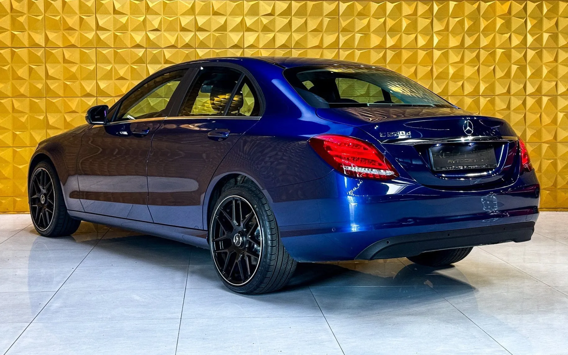 Notranja slika - Mercedes-Benz C-Razred - C 220 d  - NAVI-TEMP - 11