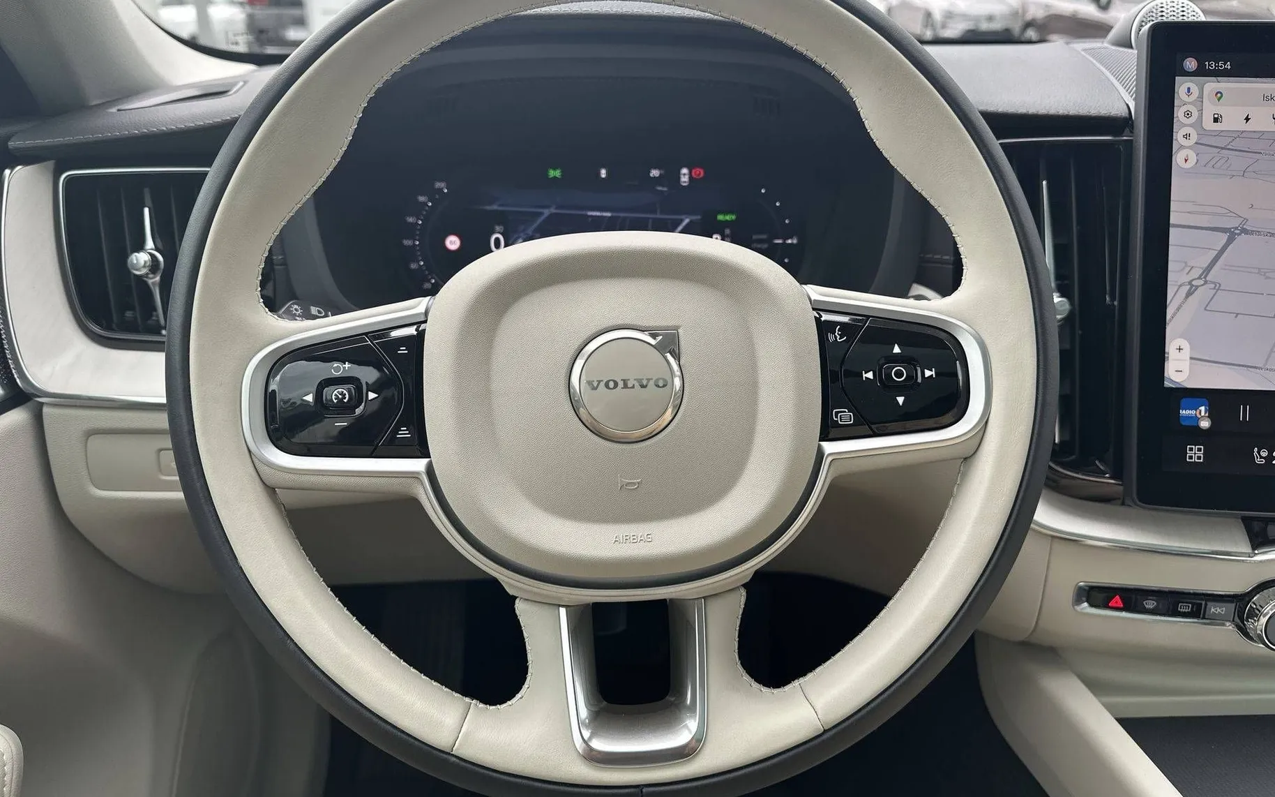 Notranja slika - Volvo XC60 - T8 AWD Recharge Twin Engine Ultra Dark Avt... - 14