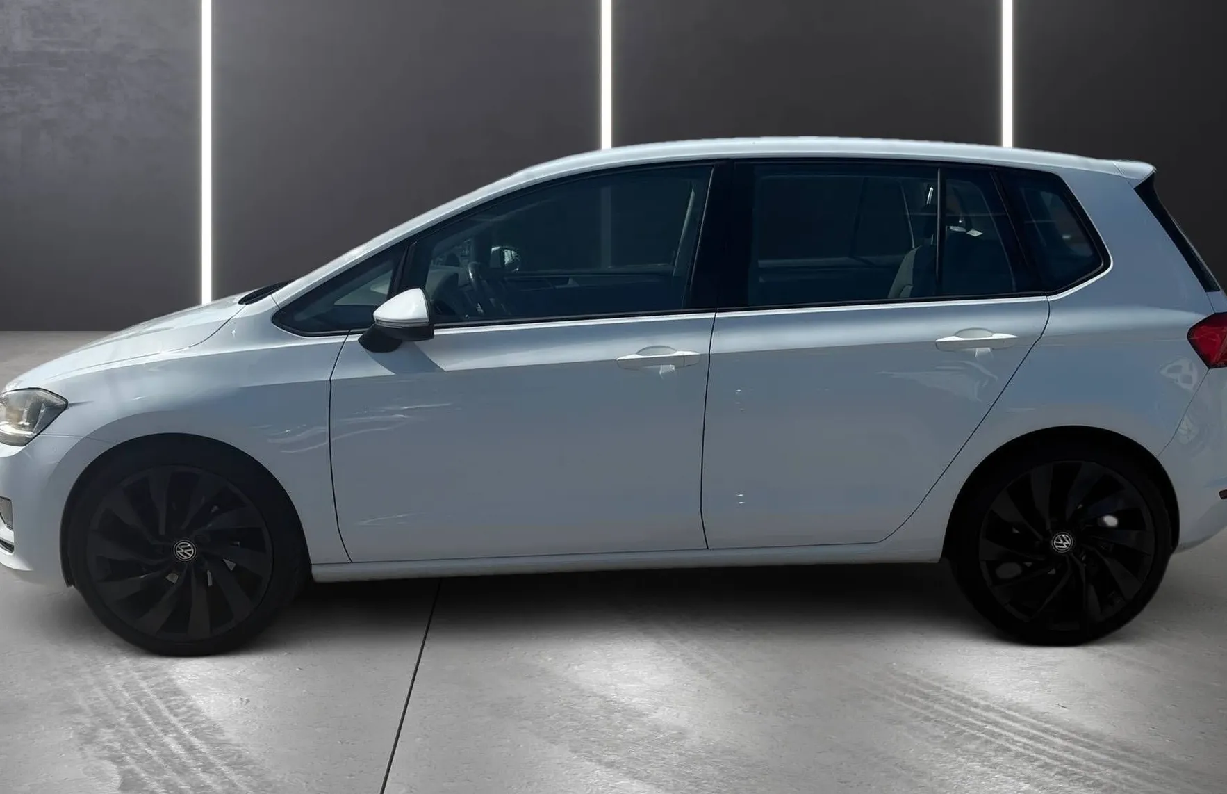 Zunanja slika - VW Golf - Sportsvan 1.6 TDI MOŽNOST FINANCIRANJA BREZ POLOGA - 4