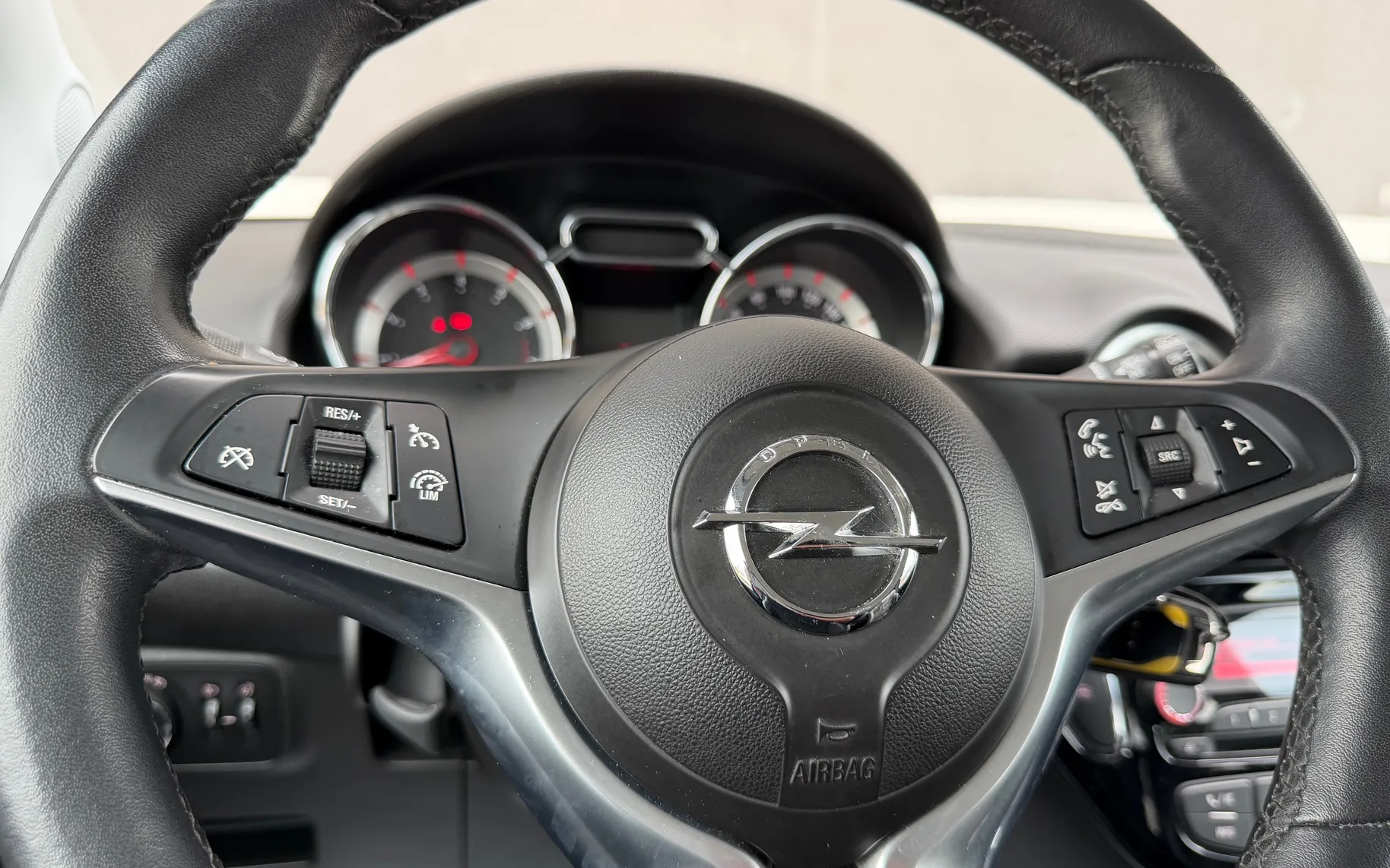 Zunanja slika - Opel Adam - 1.4 BLACK JACK • 1.LASTNICA • SLO. VOZ. • TEMPOMAT - 14