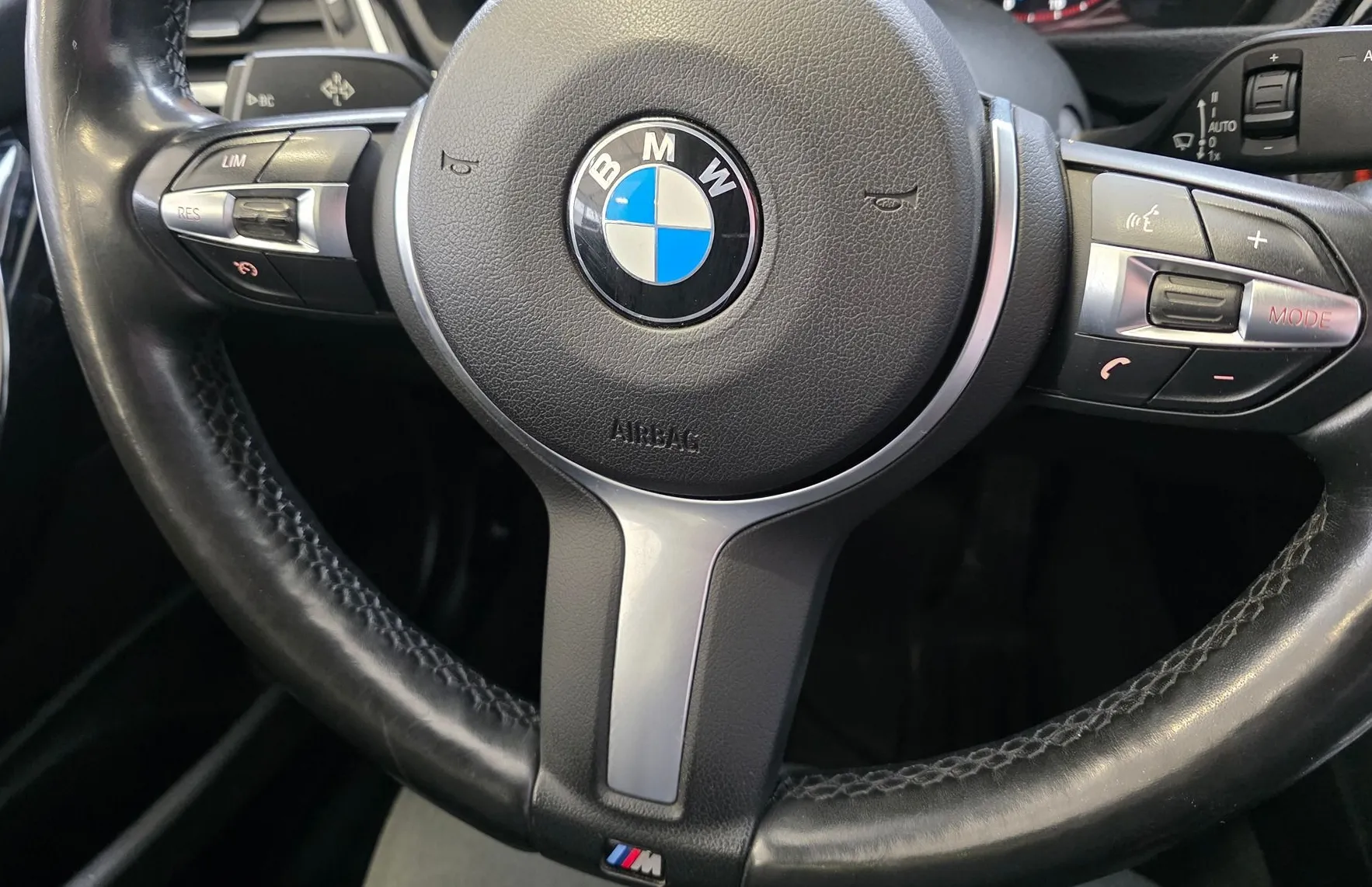 Zunanja slika - BMW Serija 3 - : 330i xDrive Sport Line- LED - VEL.NAVI - AMBI -PDC - 10
