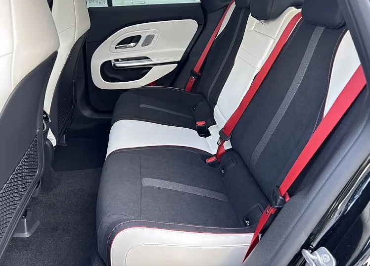 Zunanja slika - Mercedes-Benz CLA-Razred - CLA 200 AMG LINE Plus. Burmester... - 7