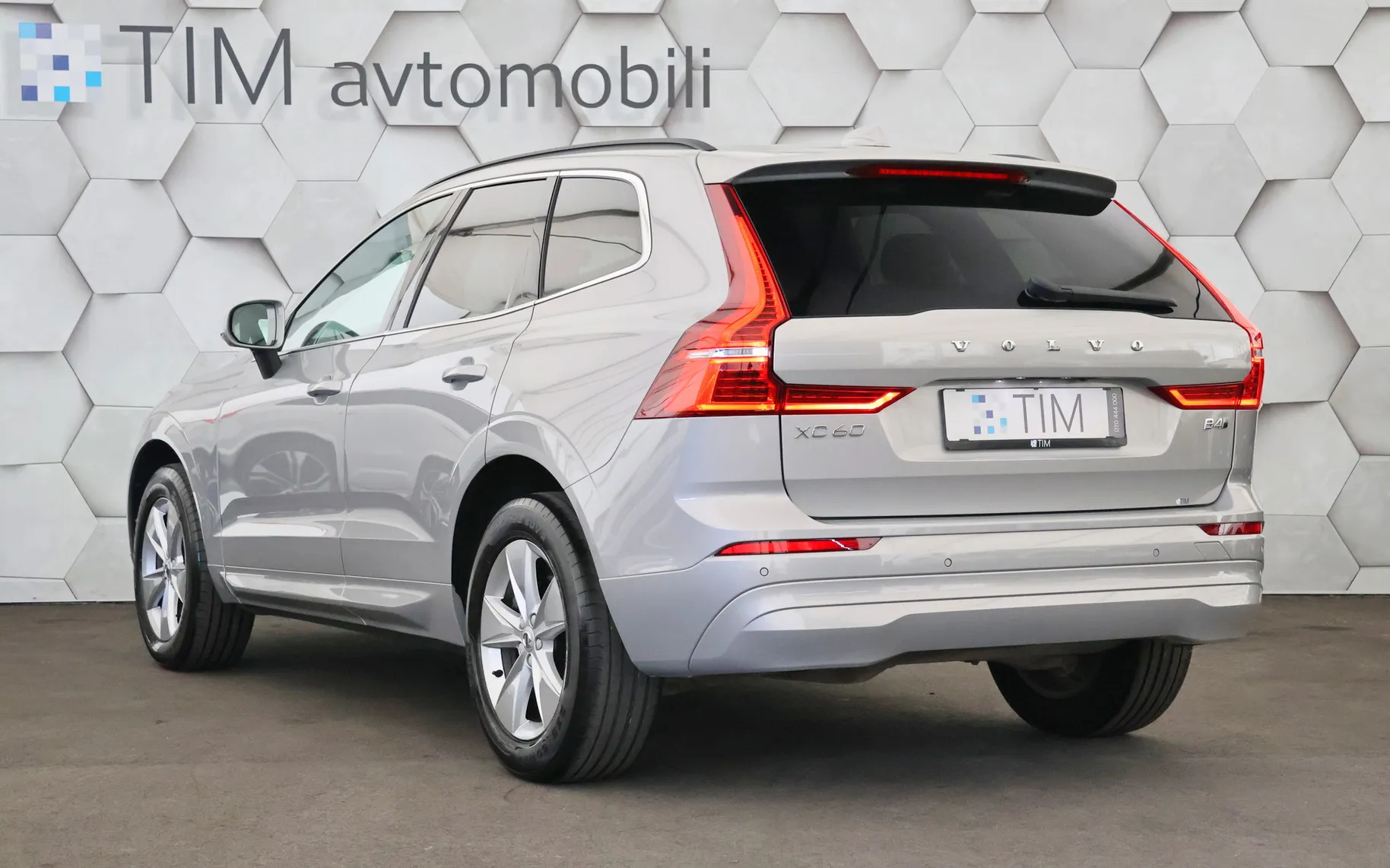 Zunanja slika - Volvo XC60 - B4D 2.0d AWD Geartronic Core 197KM - 4