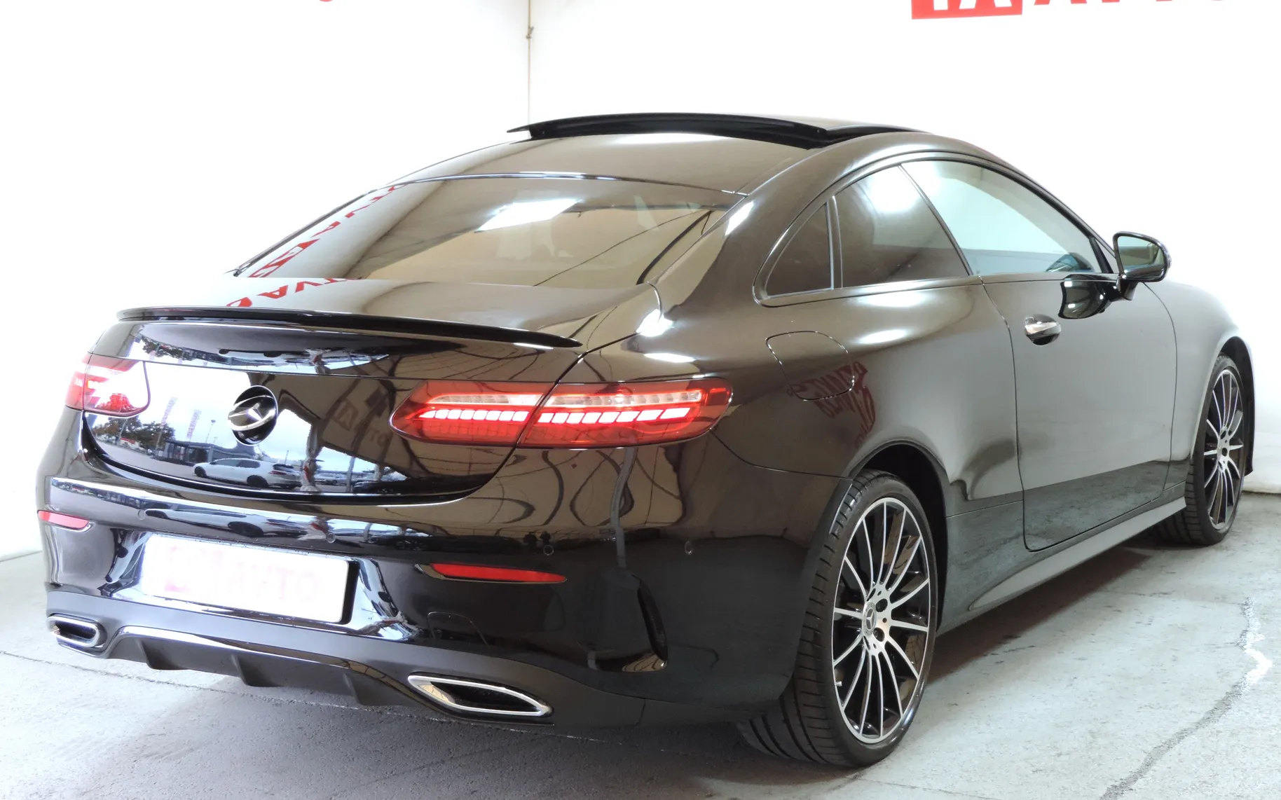 Zunanja slika - Mercedes-Benz E Class Coupe - 300d 4-MATIC AUT. - 7