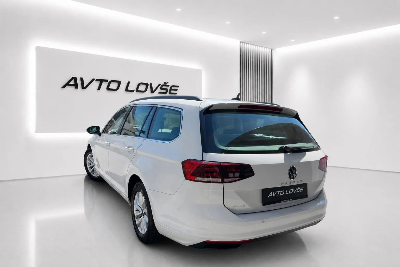 Zunanja slika - Volkswagen Passat Variant - 2.0 TDI BMT  DSG-SLO-1 LASTNIK-VIRTUAL-LED-RADAR.. - 5