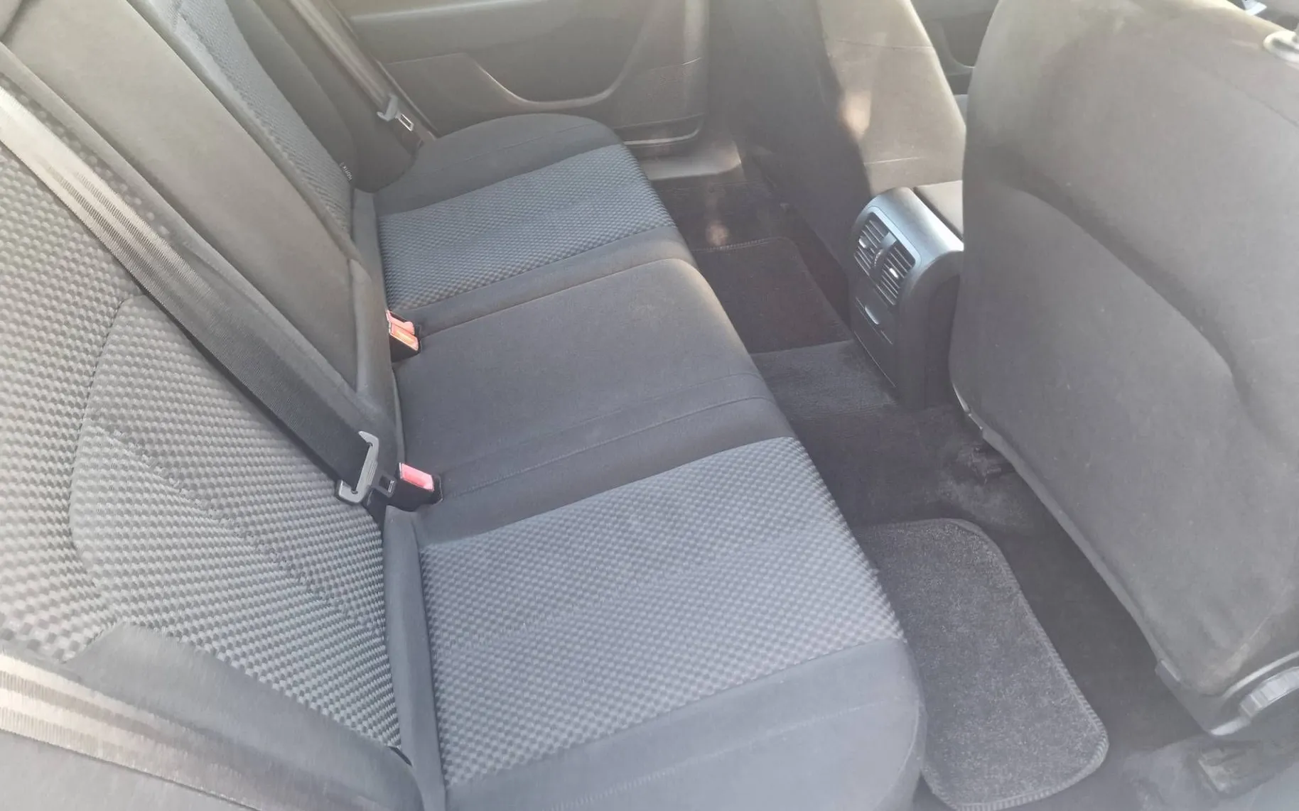 Notranja slika - Volkswagen Passat Variant - 1.6 TDI - 9