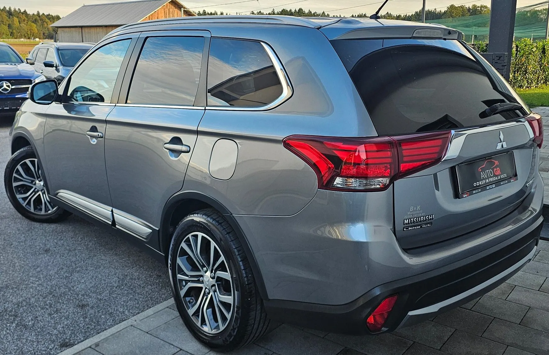 Zunanja slika - Mitsubishi Outlander - 4WD 2.2 DI-D Intense+Le 149.000km-7Sedežov-Odličen - 6