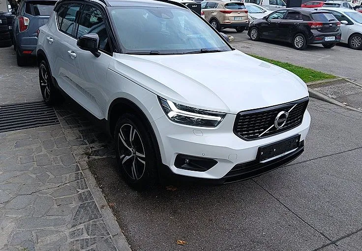Zunanja slika - Volvo XC40 - 2.0 D3 R-Design 2WD -VIRTUAL -KAMERA -MEMORY - 5